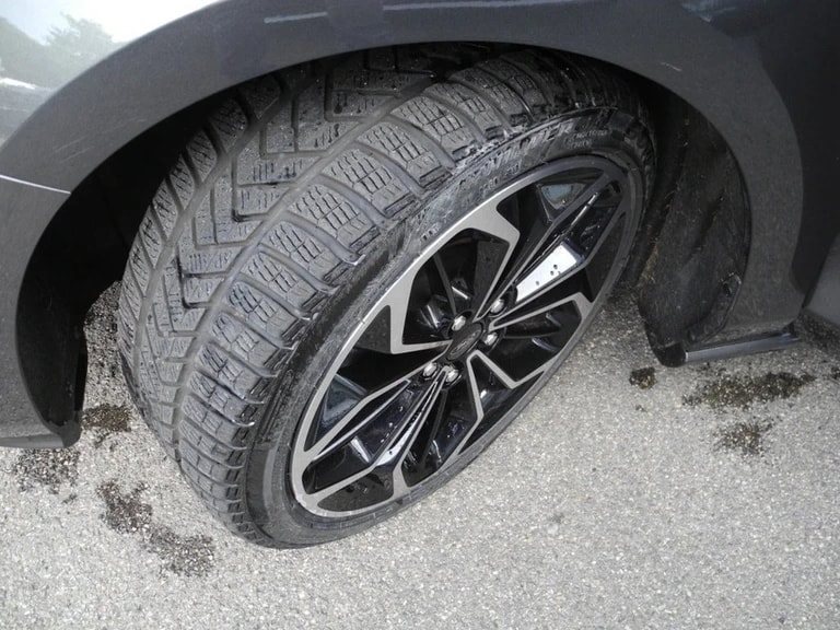 FORD Focus 2.0 TDCi ST Line ** Panorama Glasdach ** Navi mit RF-kamera **-image-12