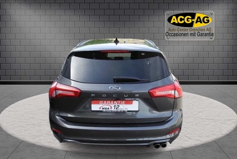 FORD Focus 2.0 TDCi ST Line ** Panorama Glasdach ** Navi mit RF-kamera **-image-3