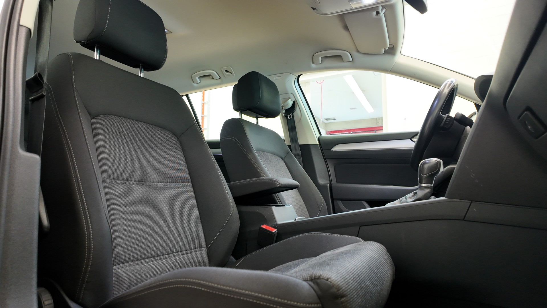 VW Passat Variant 1.6 TDI BMT Comfortline DSG-image-14