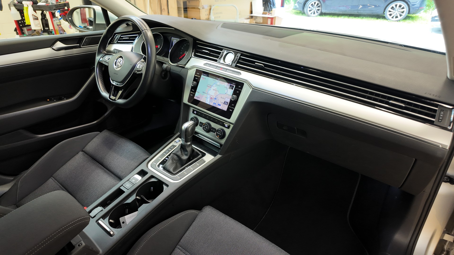 VW Passat Variant 1.6 TDI BMT Comfortline DSG-image-9