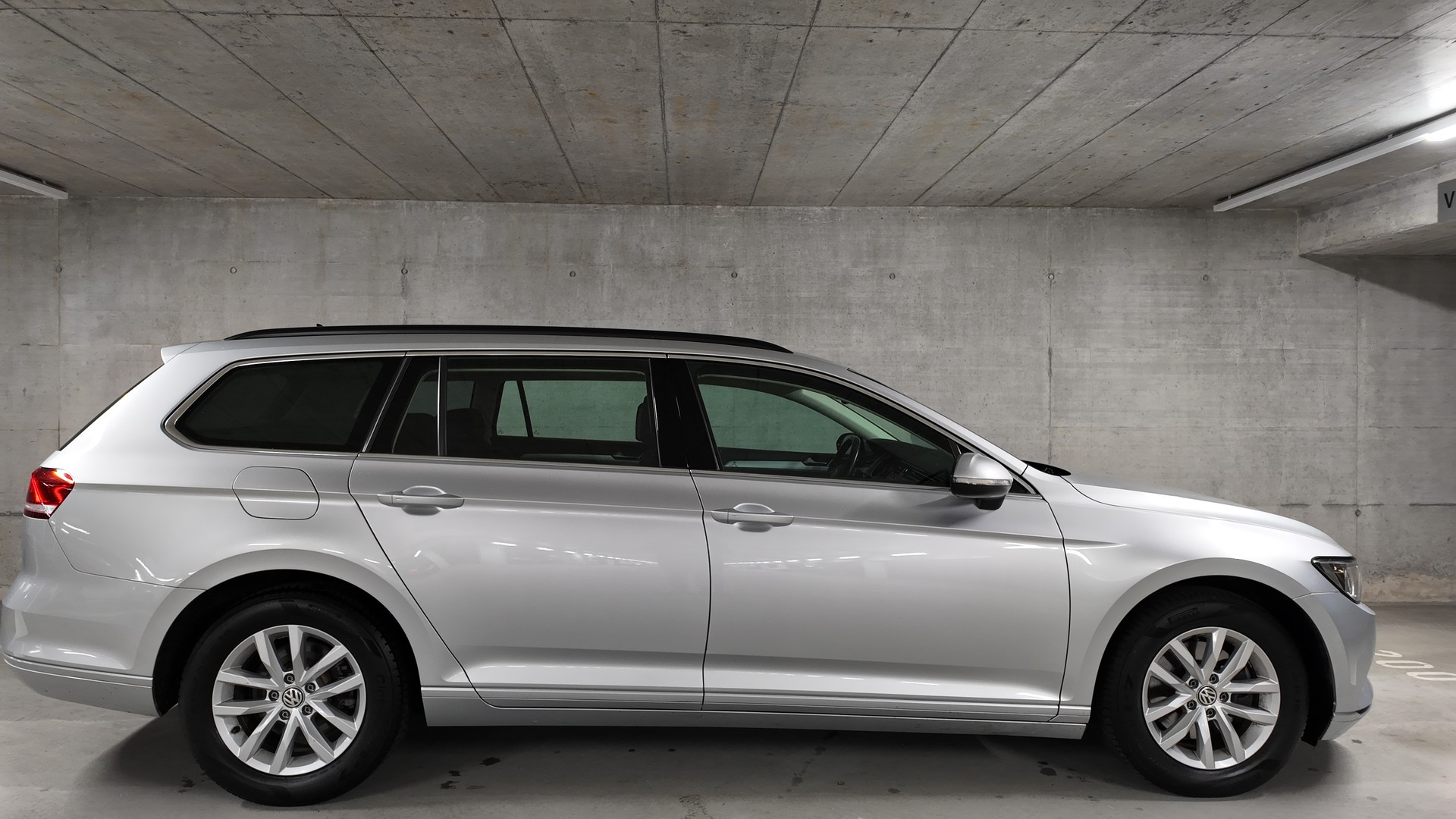 VW Passat Variant 1.6 TDI BMT Comfortline DSG-image-3