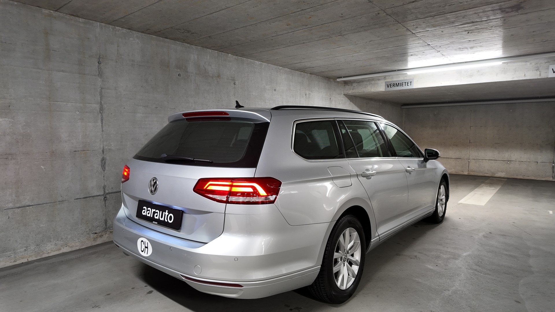 VW Passat Variant 1.6 TDI BMT Comfortline DSG-image-4