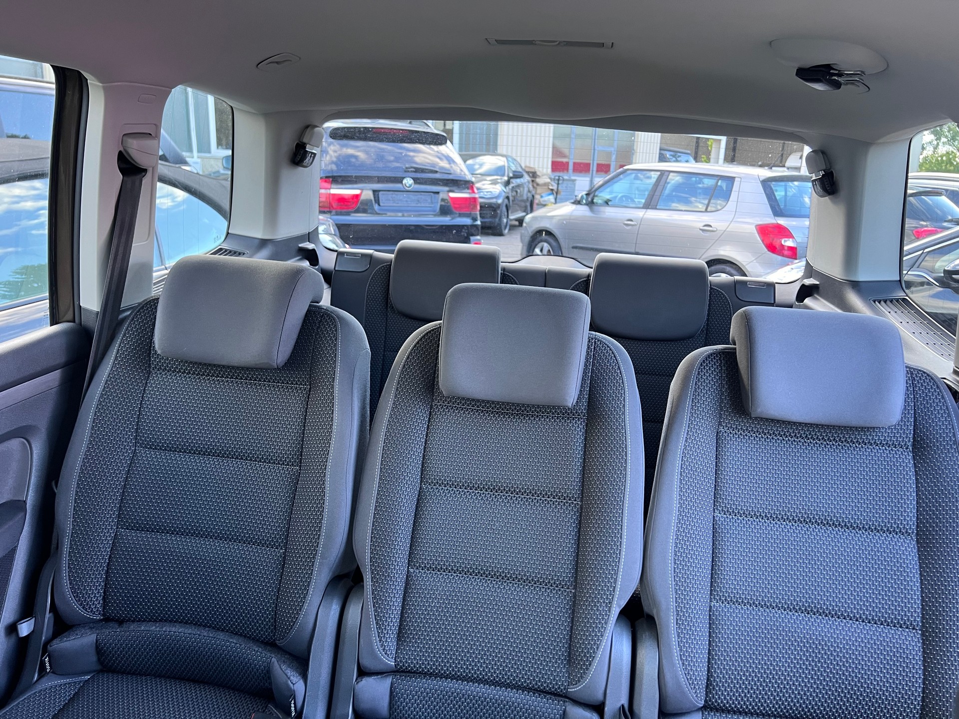 VW Touran 1.6 TDI Comfortline DSG 7-Platz Die Getriebelager sind neu gewechselt, und die Kupplung ist auch neu.-image-9
