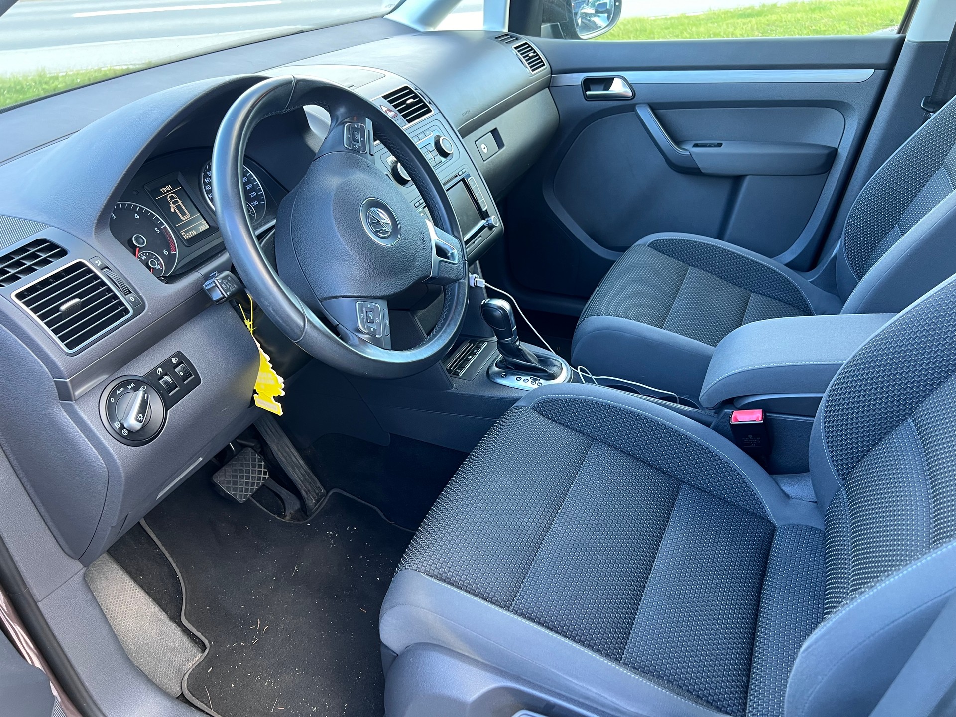 VW Touran 1.6 TDI Comfortline DSG 7-Platz Die Getriebelager sind neu gewechselt, und die Kupplung ist auch neu.-image-5