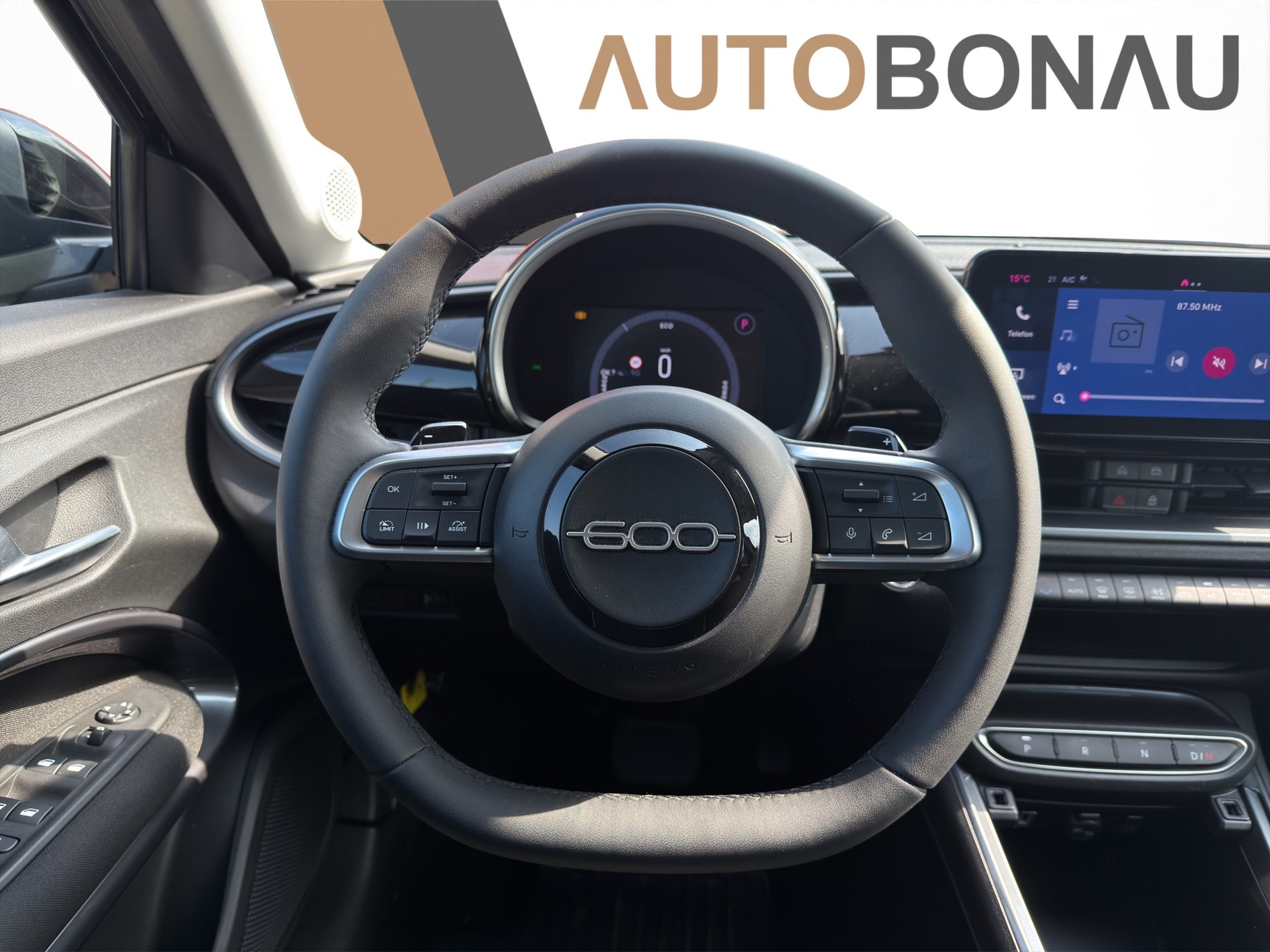 FIAT 600 1.2 Hybrid 145 Cult-image-34