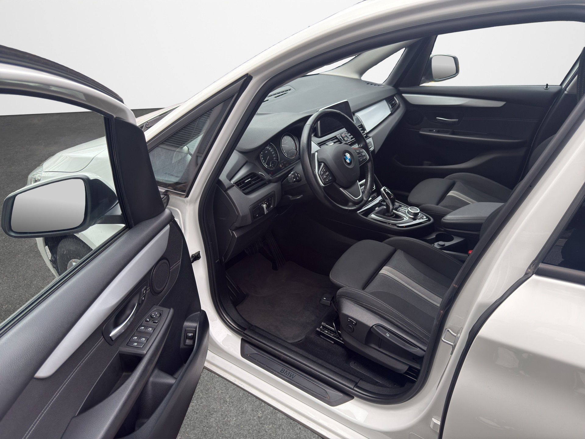 BMW 216d Gran Tourer DKG Luxury Line-image-9