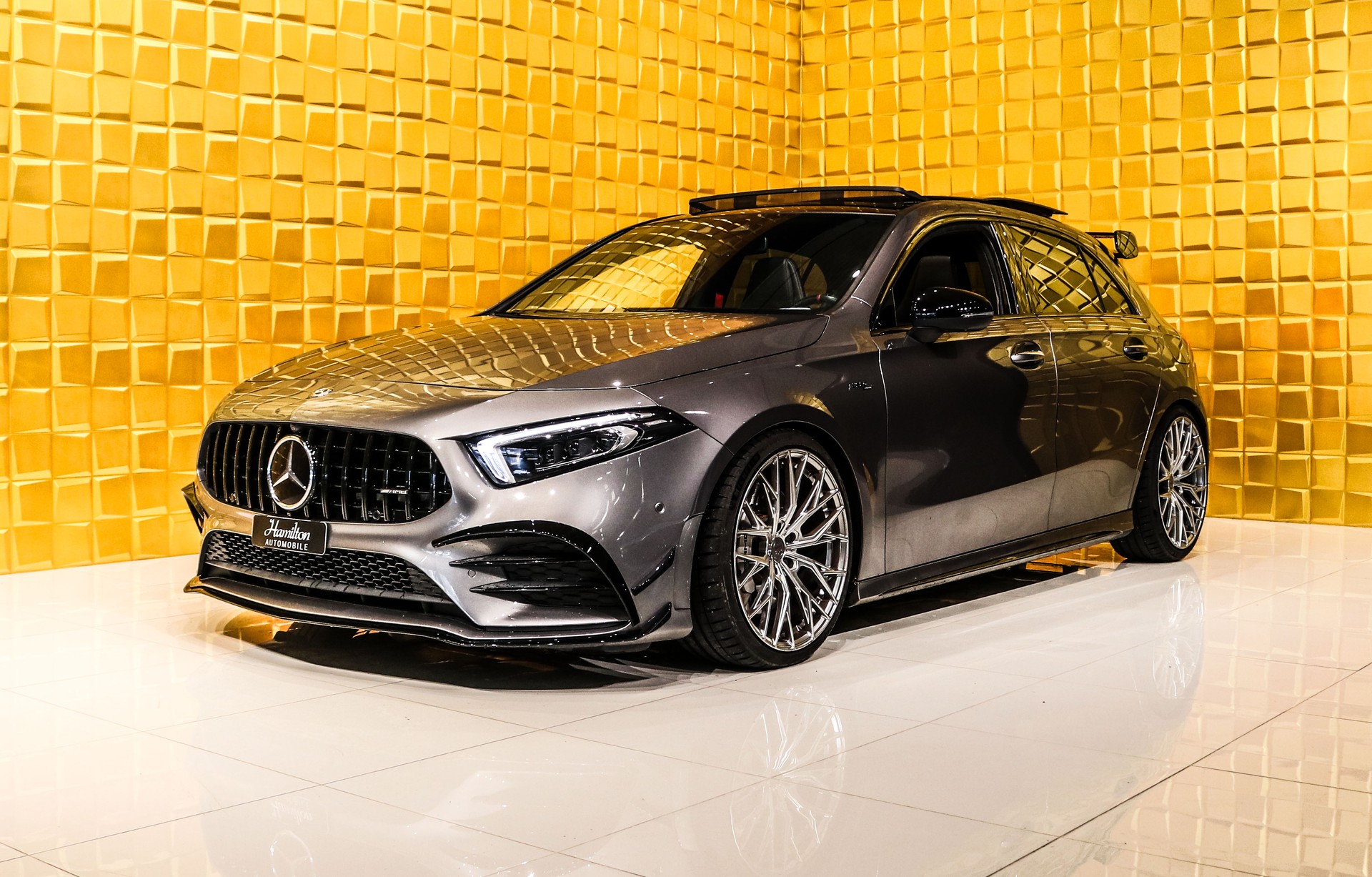 MERCEDES-BENZ A 35 AMG 4Matic Speedshift-image-3