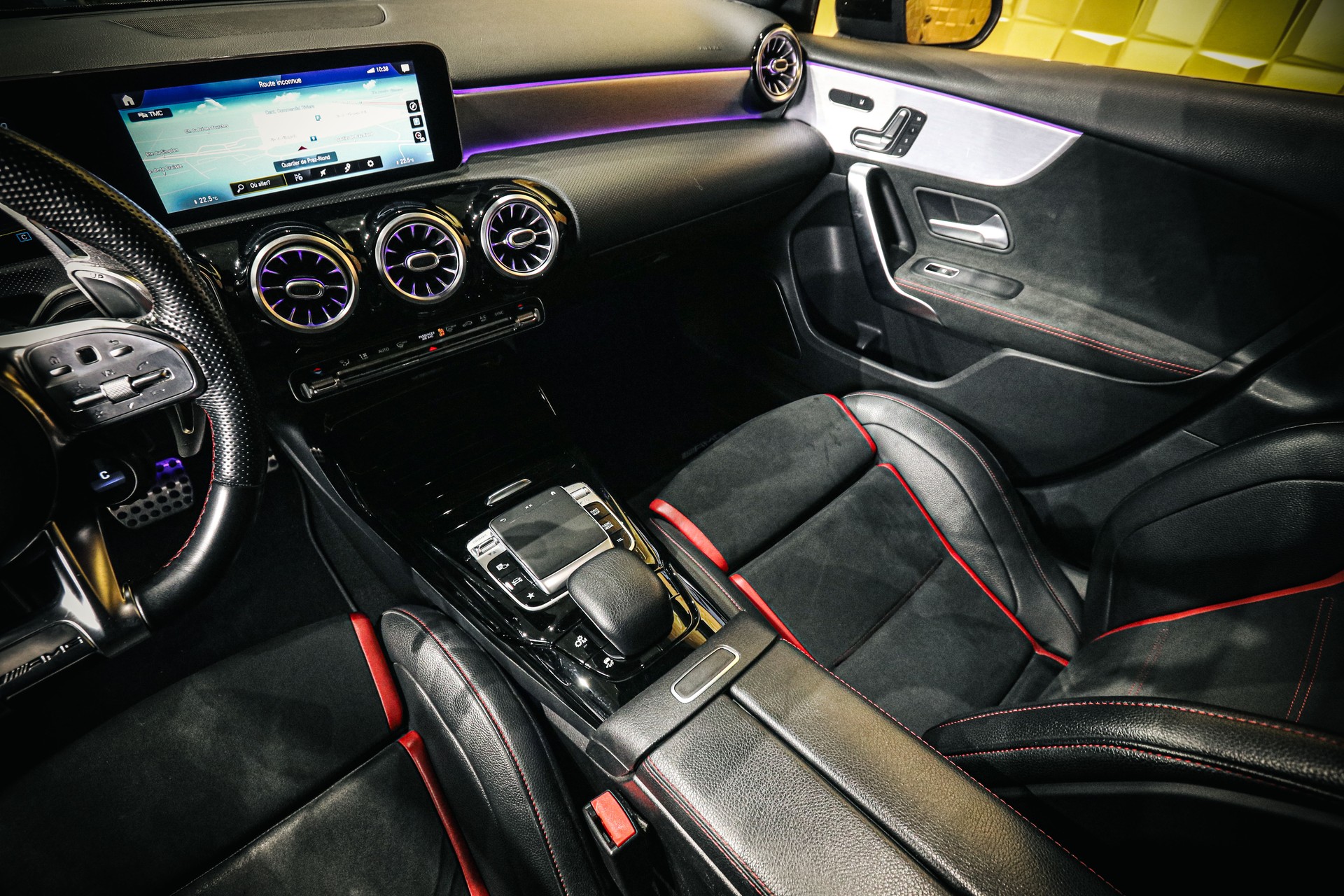 MERCEDES-BENZ A 35 AMG 4Matic Speedshift-image-17