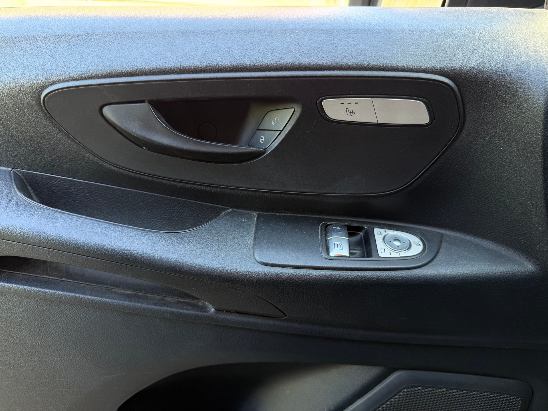 MERCEDES-BENZ Vito 119 BlueTEC Base L 7G-Tronic-image-13