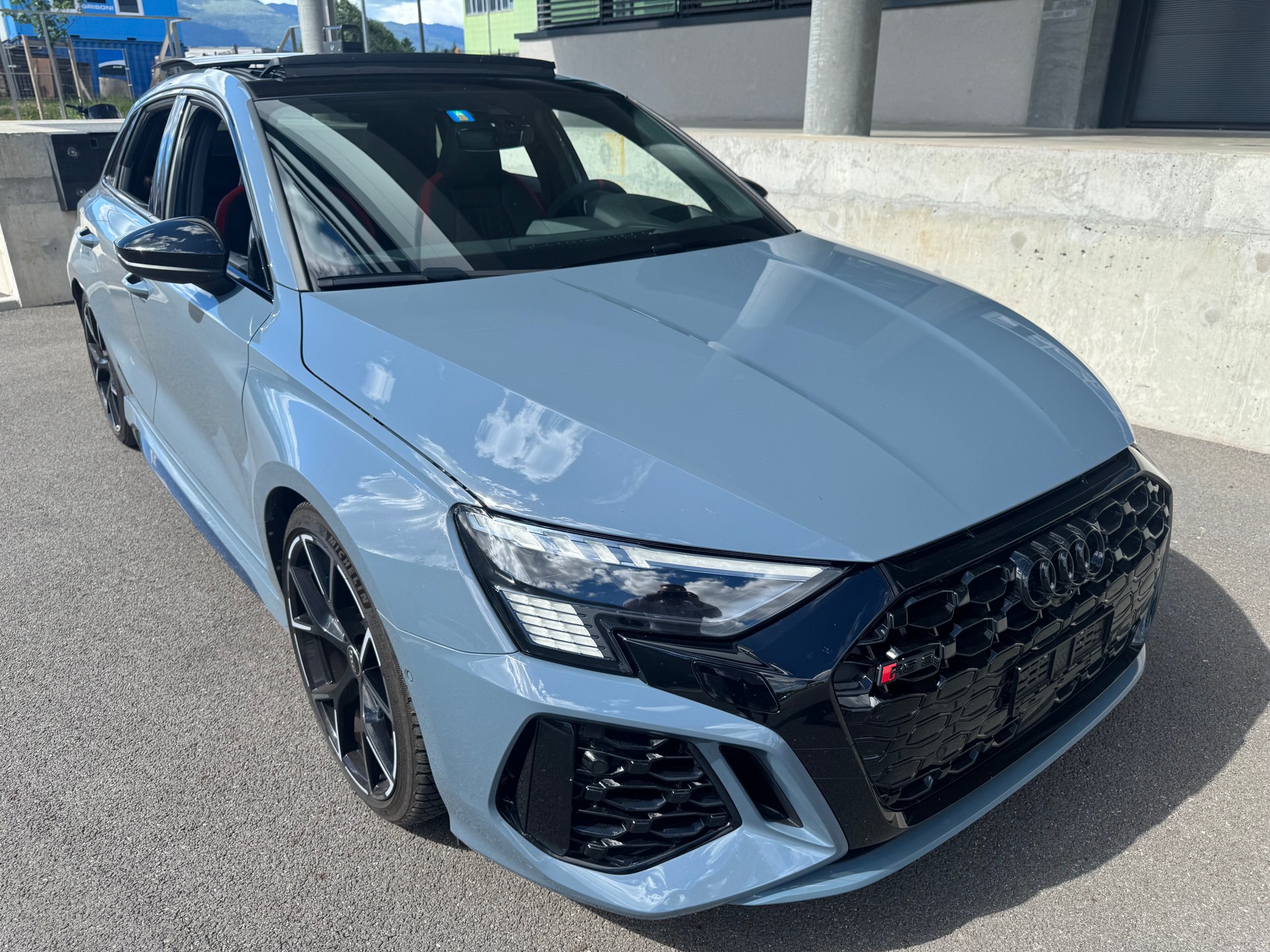 AUDI RS3 Sportback 2.5 TSI quattro S-tronic-image-2