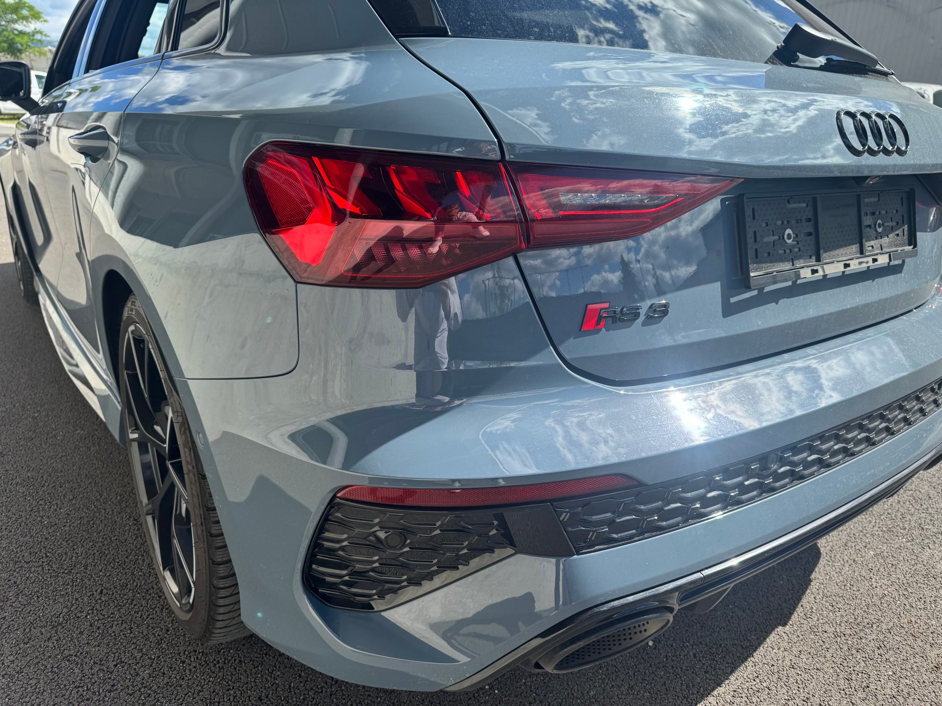 AUDI RS3 Sportback 2.5 TSI quattro S-tronic-image-8