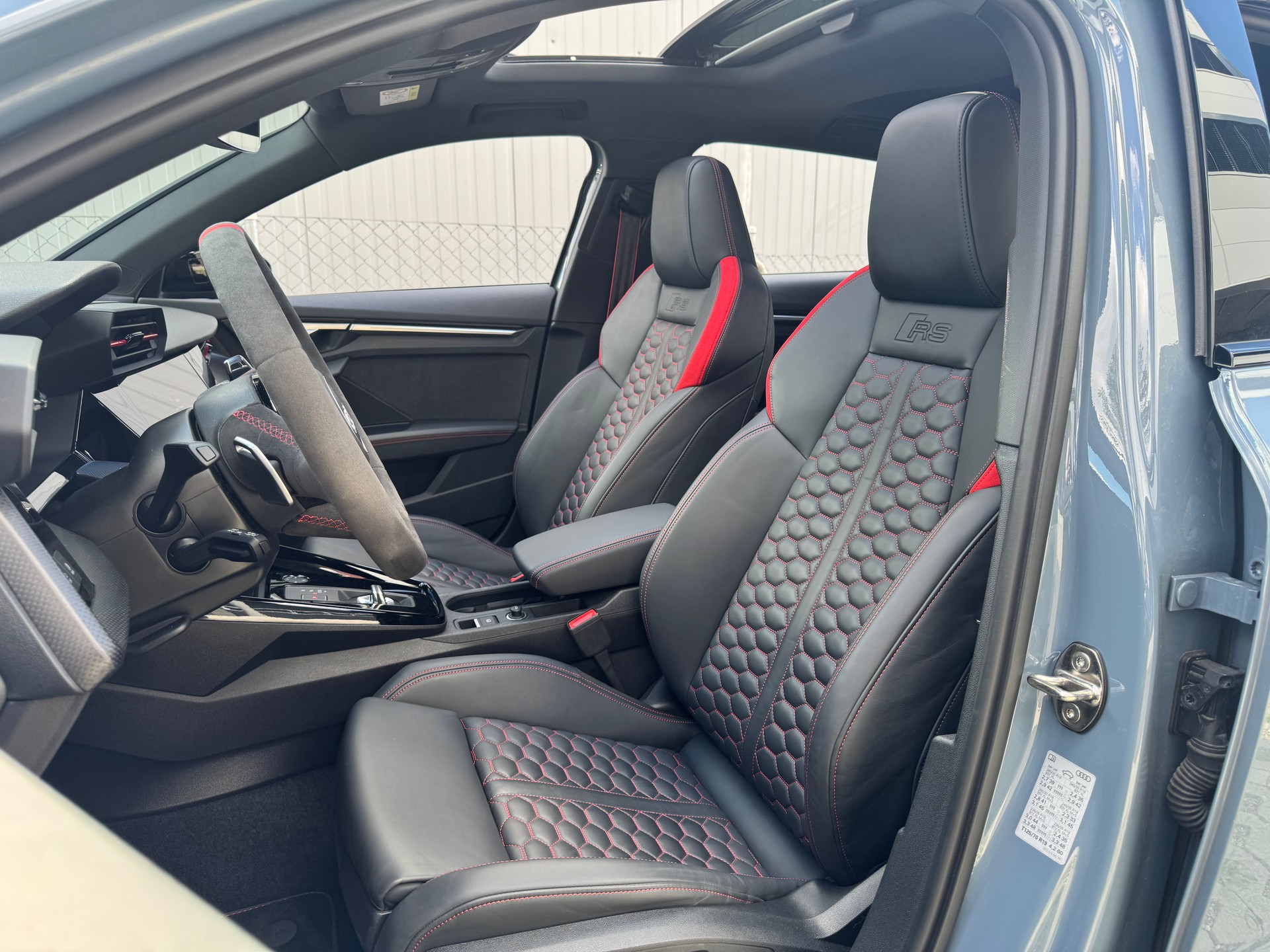 AUDI RS3 Sportback 2.5 TSI quattro S-tronic-image-10