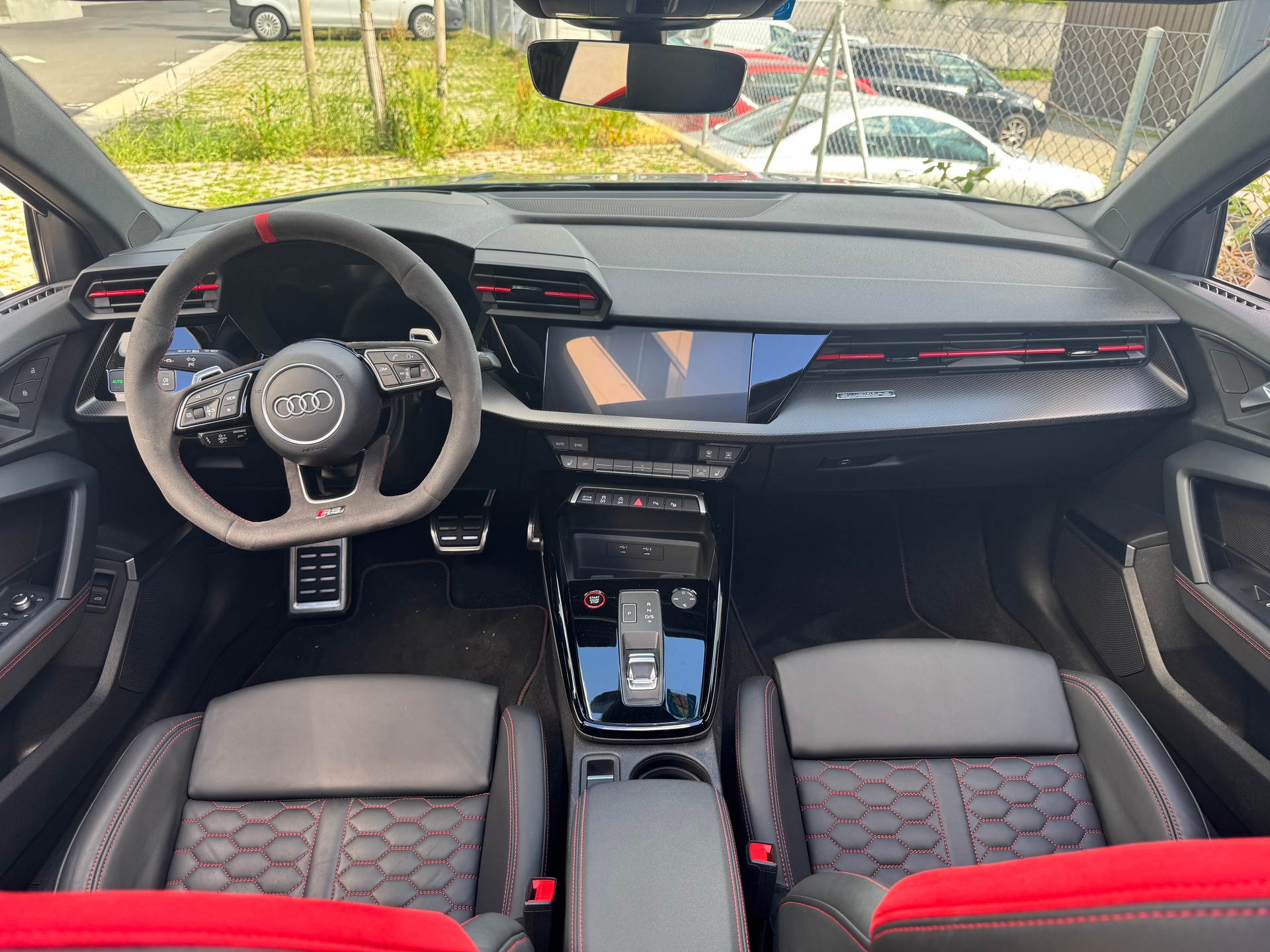 AUDI RS3 Sportback 2.5 TSI quattro S-tronic-image-11
