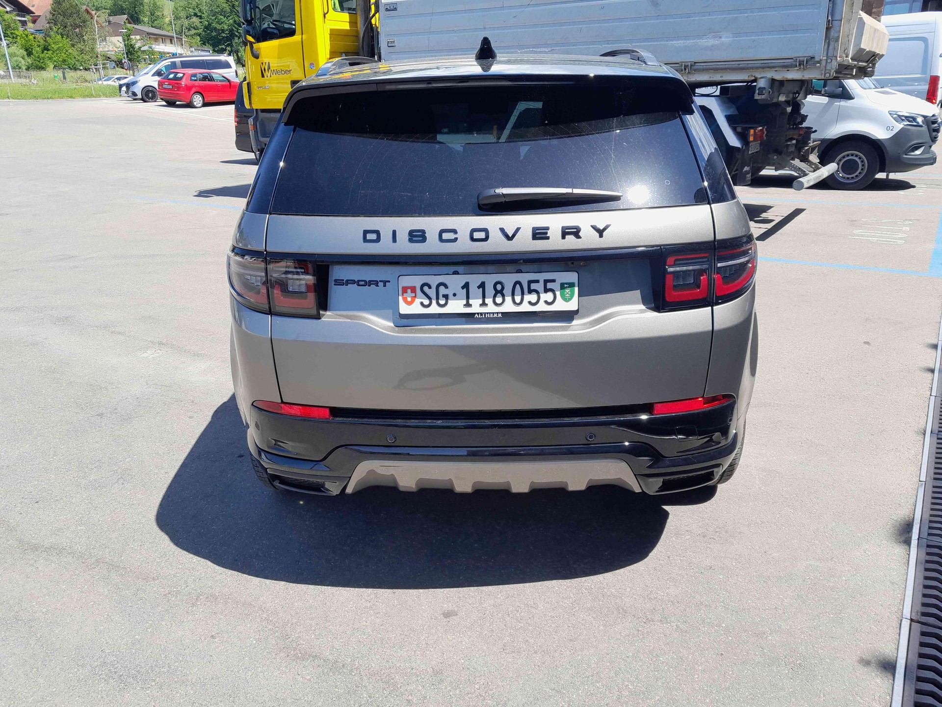 LAND ROVER Discovery Sport 1.5 T 270e Dynamic HSE-showroom-element-2