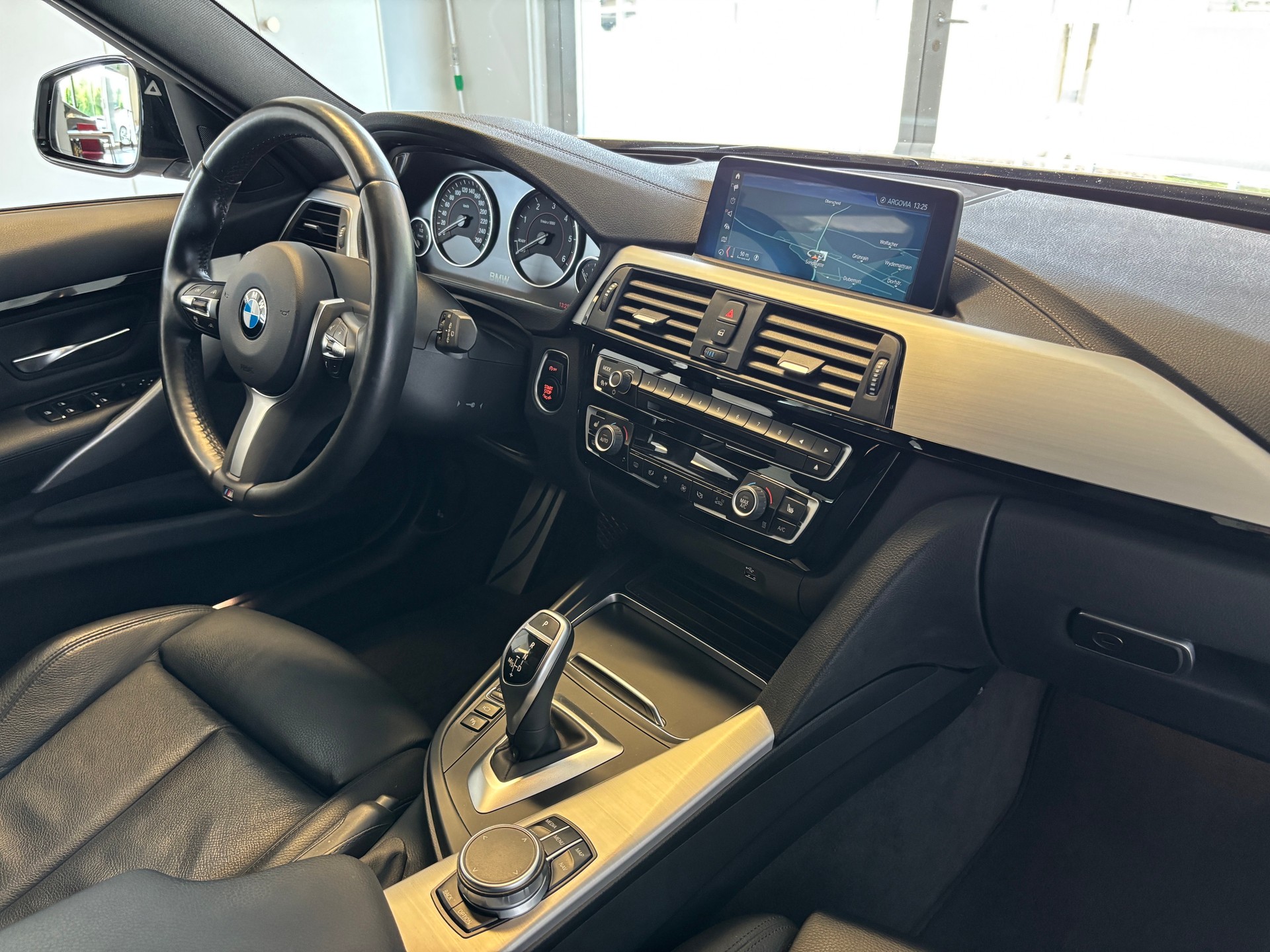 BMW 320d xDrive Touring Edition M Sport Steptronic-image-8
