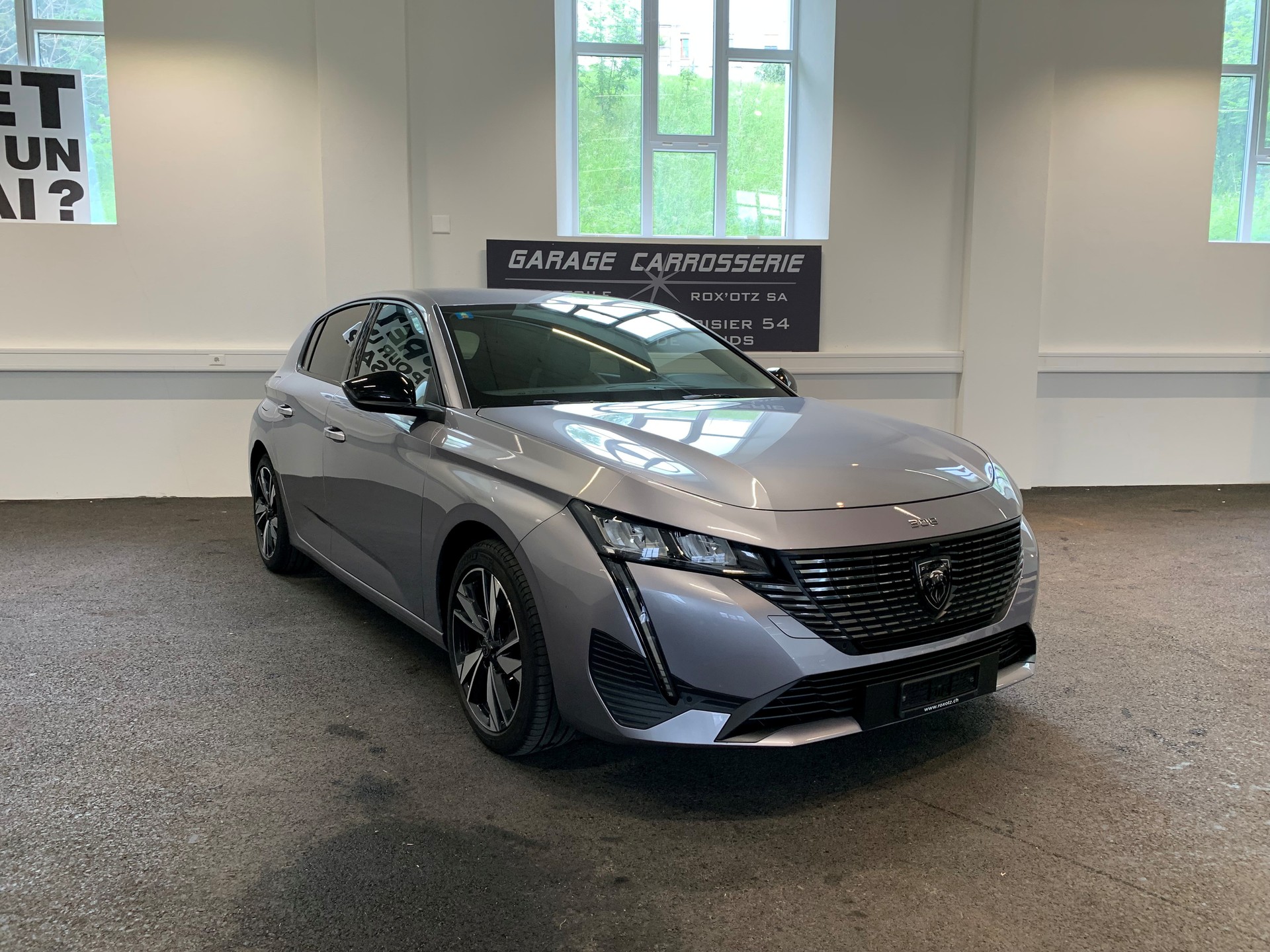 PEUGEOT 308 1.2 Pure Tech Allure EAT8-image-2