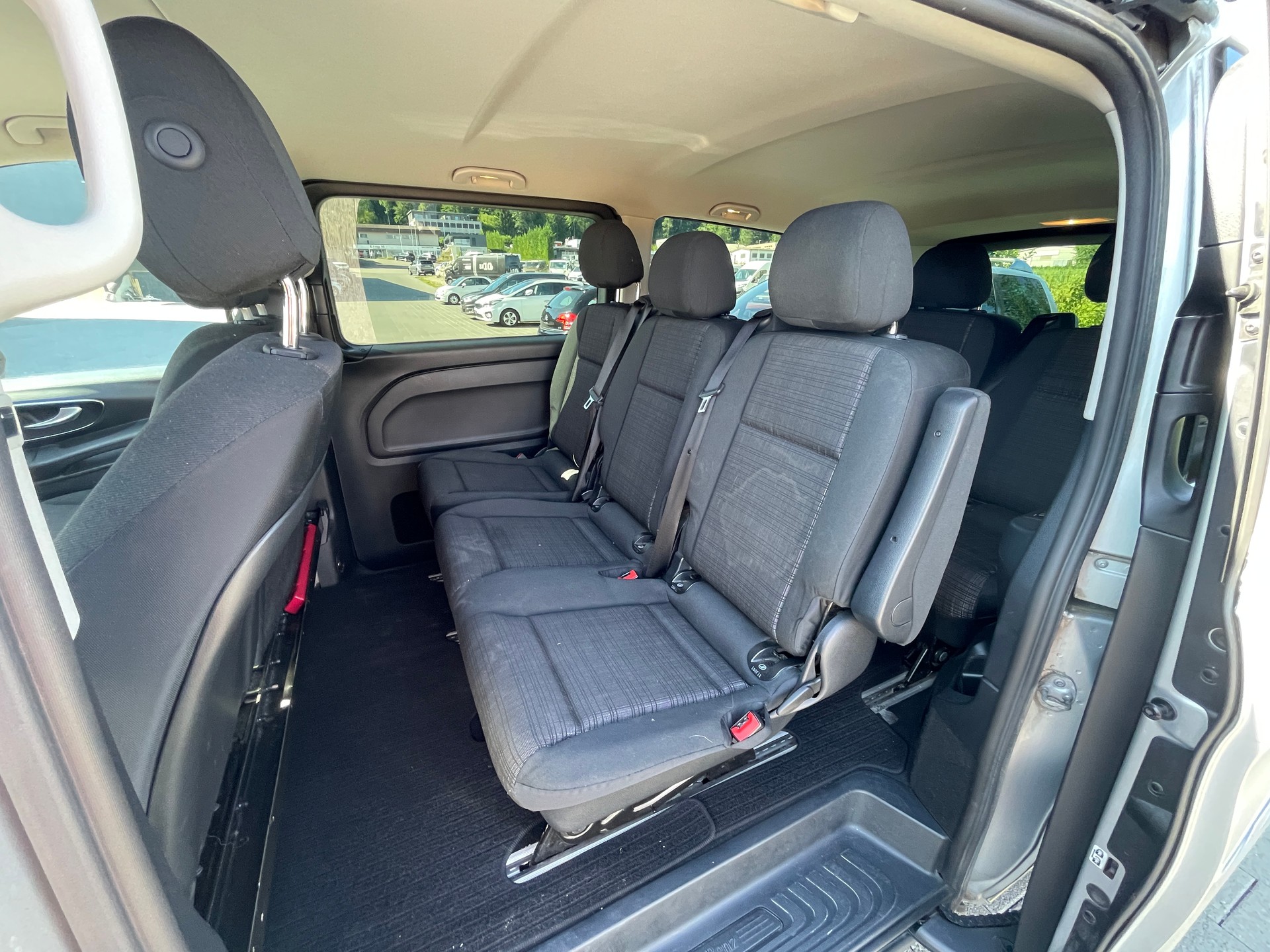 MERCEDES-BENZ Vito 114 BlueTec Tourer Base 4Matic 7G-Tronic-image-9