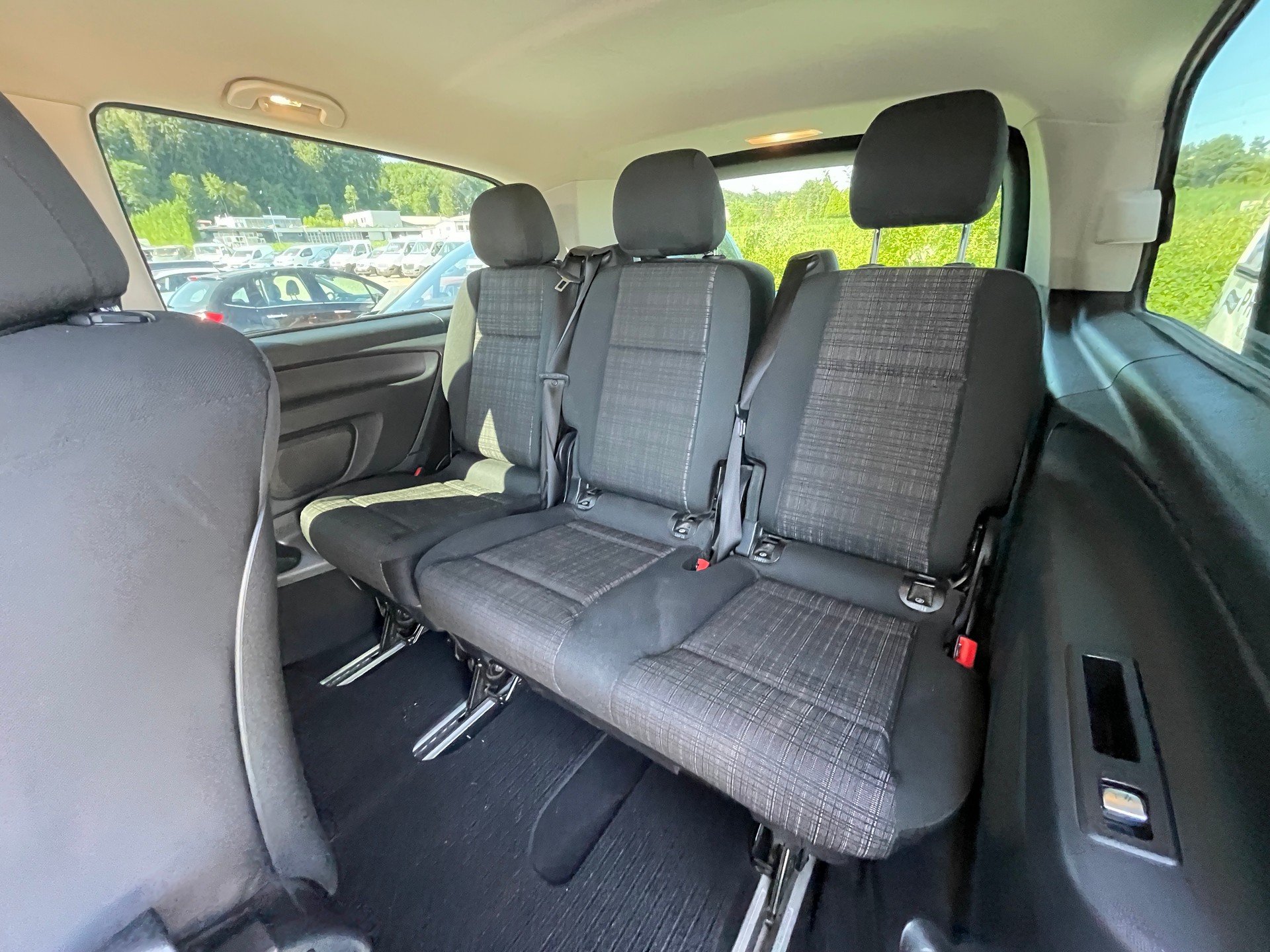 MERCEDES-BENZ Vito 114 BlueTec Tourer Base 4Matic 7G-Tronic-image-10