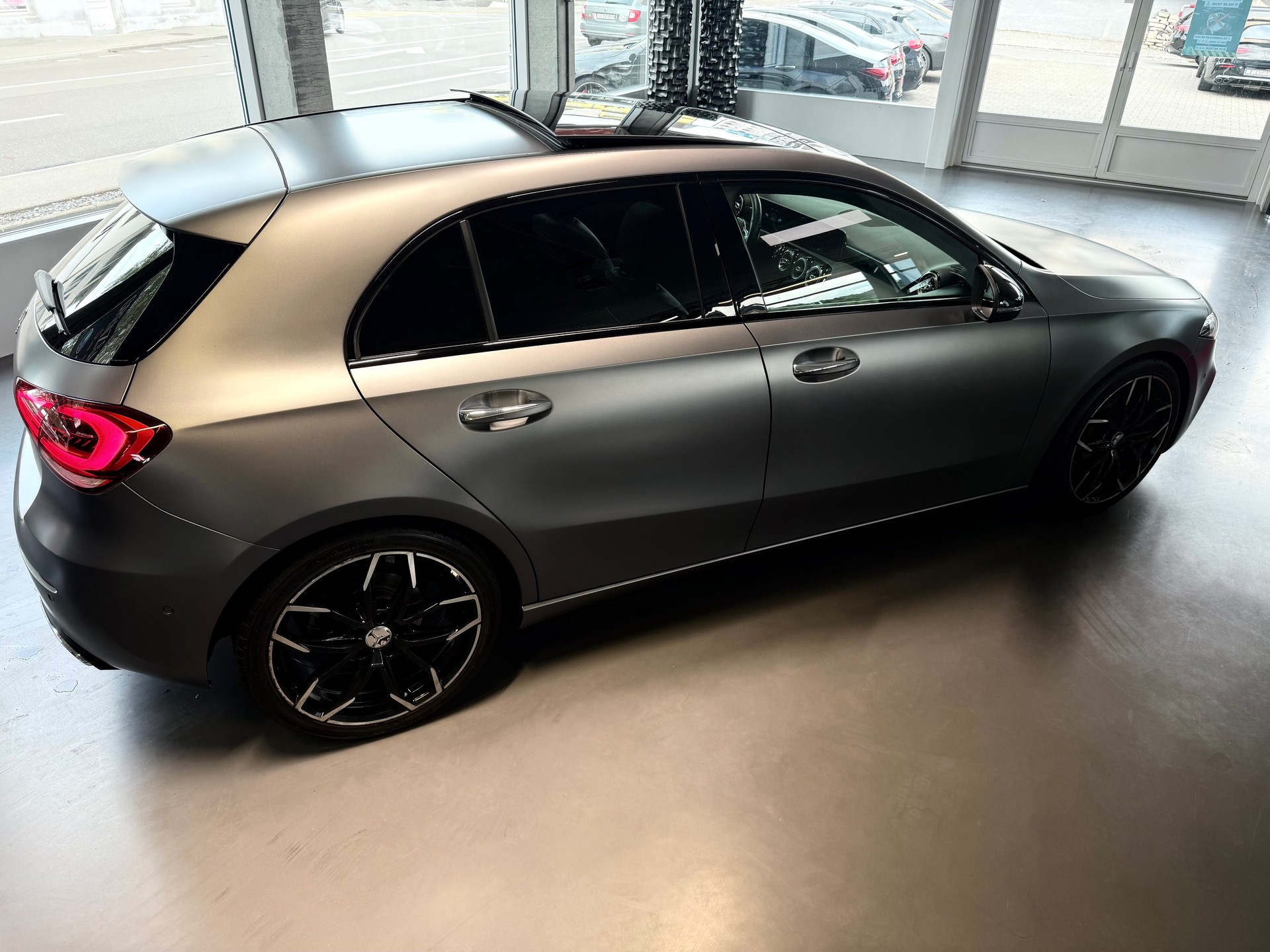 MERCEDES-BENZ A 200 Progressive 7G-DCT-image-4