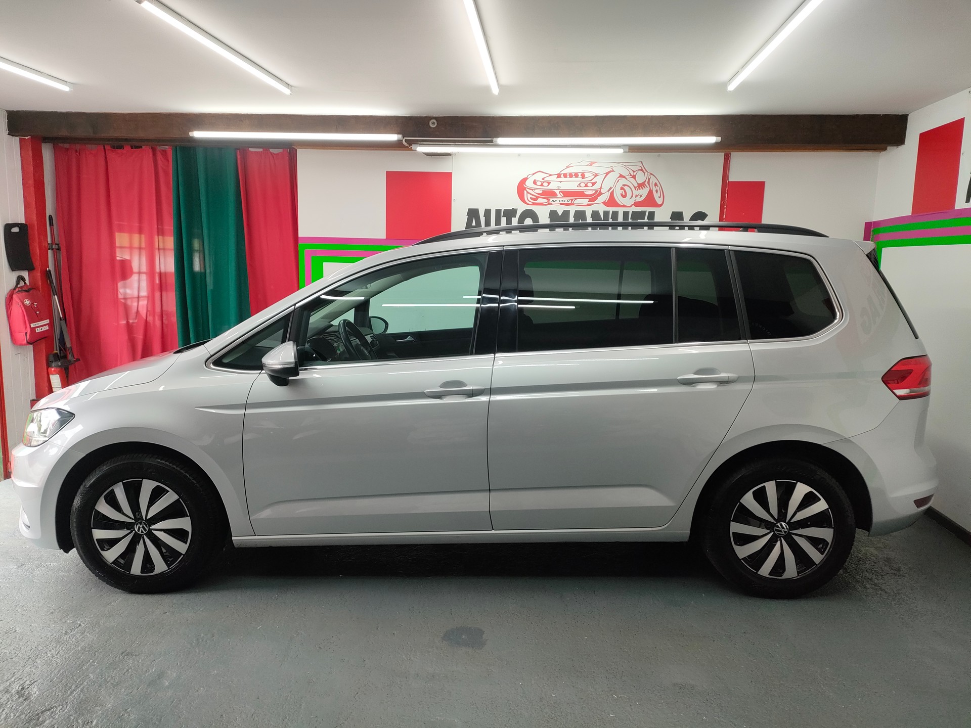 VW Touran 2.0 TDI BlueMotion Technology Comfortline DSG-image-3
