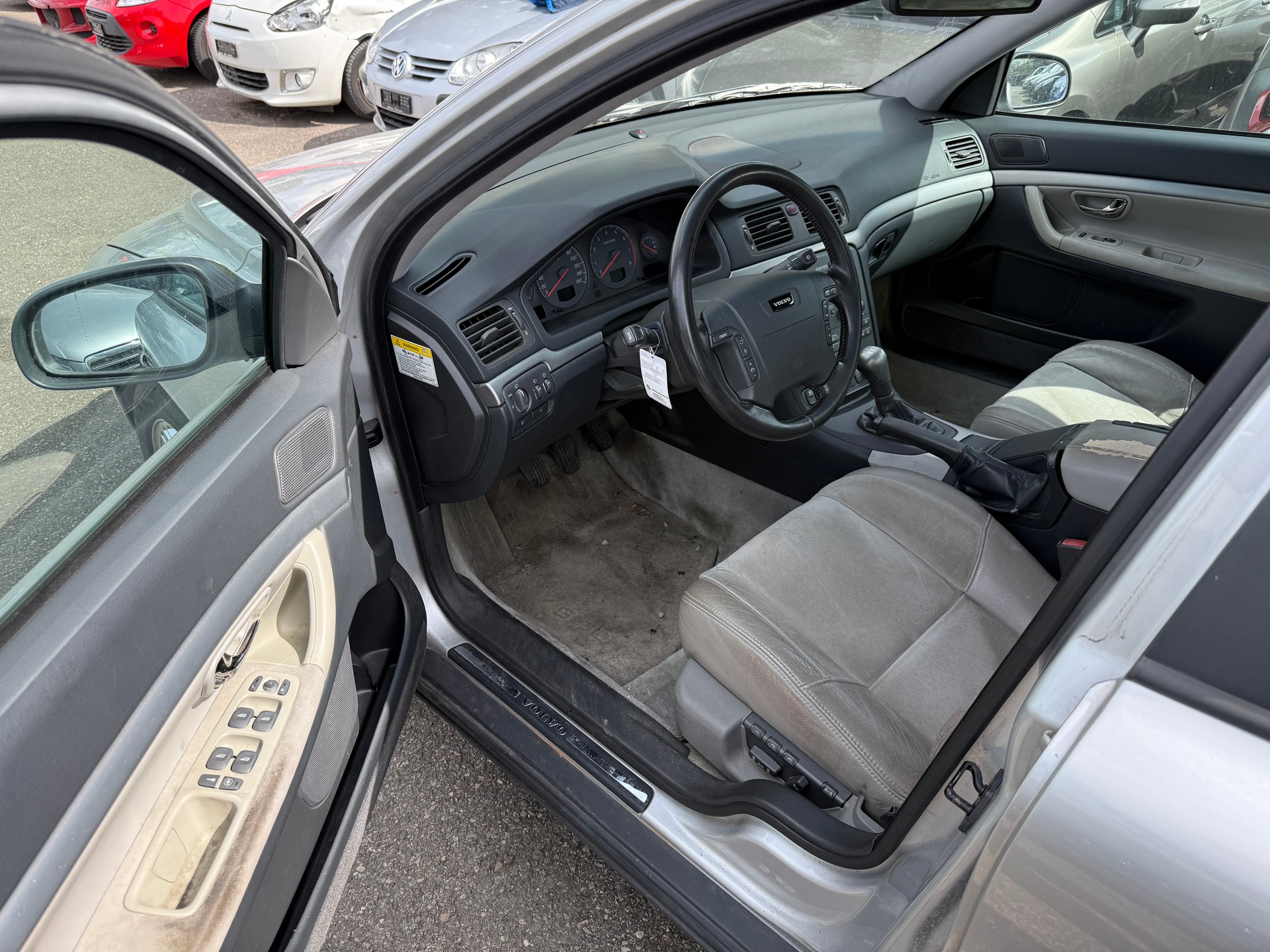 VOLVO S80 2.9-image-9