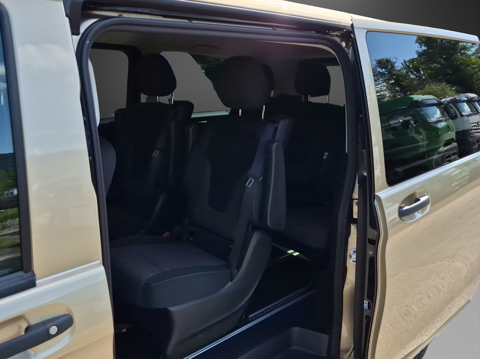 MERCEDES-BENZ Vito 116 CDI Lang Tourer 9G-Tronic 4M Select-image-8