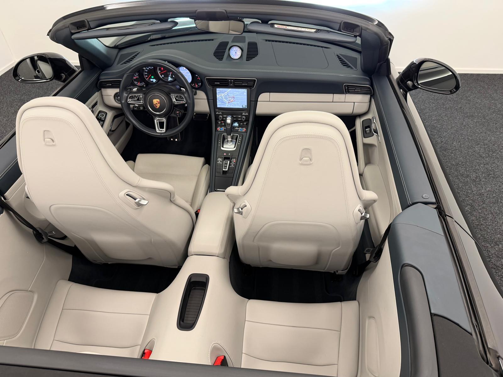 PORSCHE 911 Cabriolet 3.8 Turbo S PDK-image-12