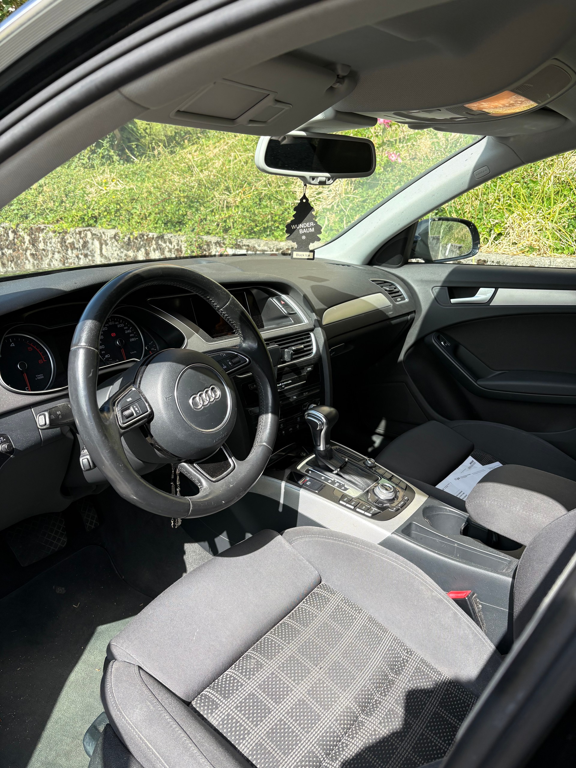 AUDI A4 2.0 TDI 150 M-Tronic-image-1