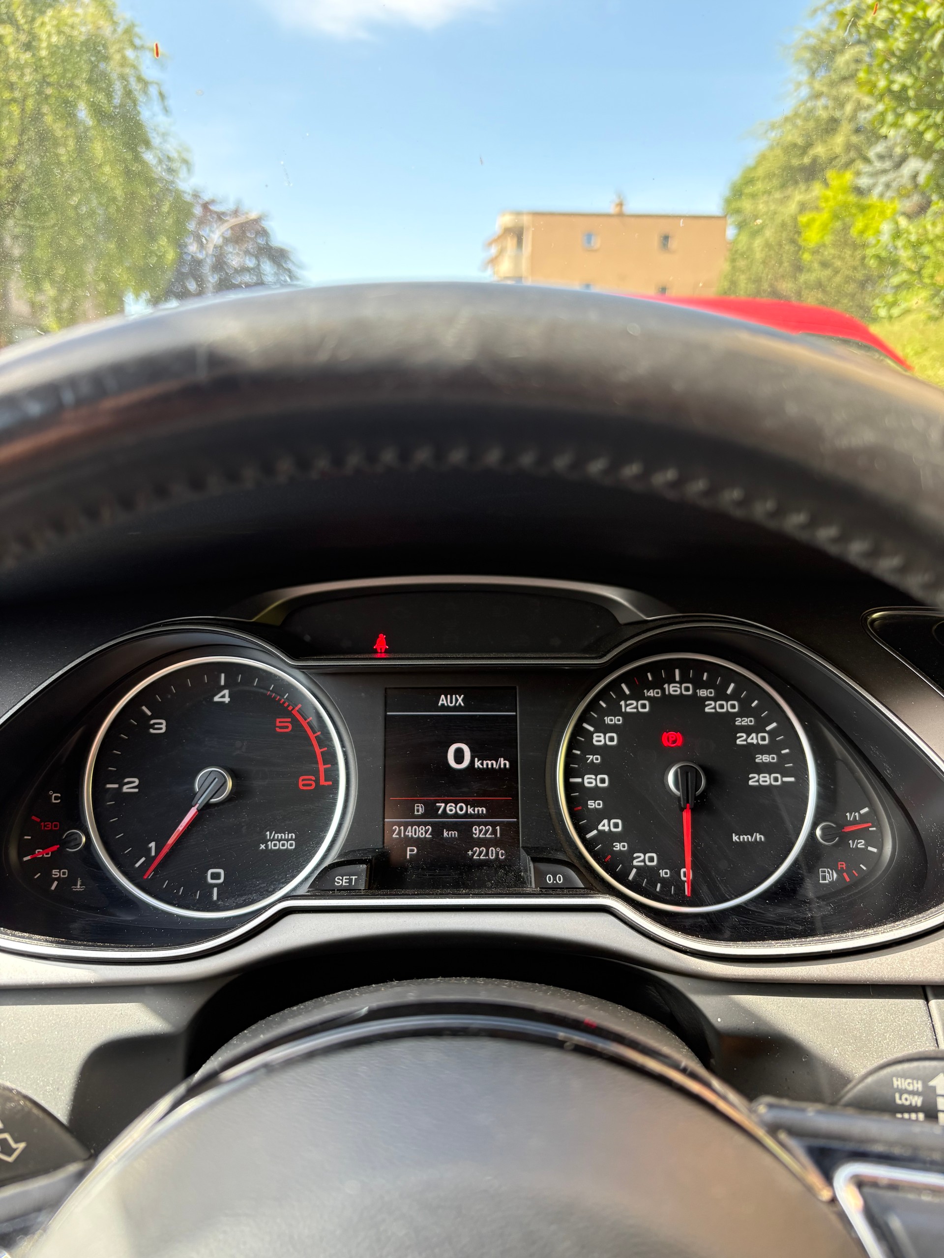 AUDI A4 2.0 TDI 150 M-Tronic-image-2