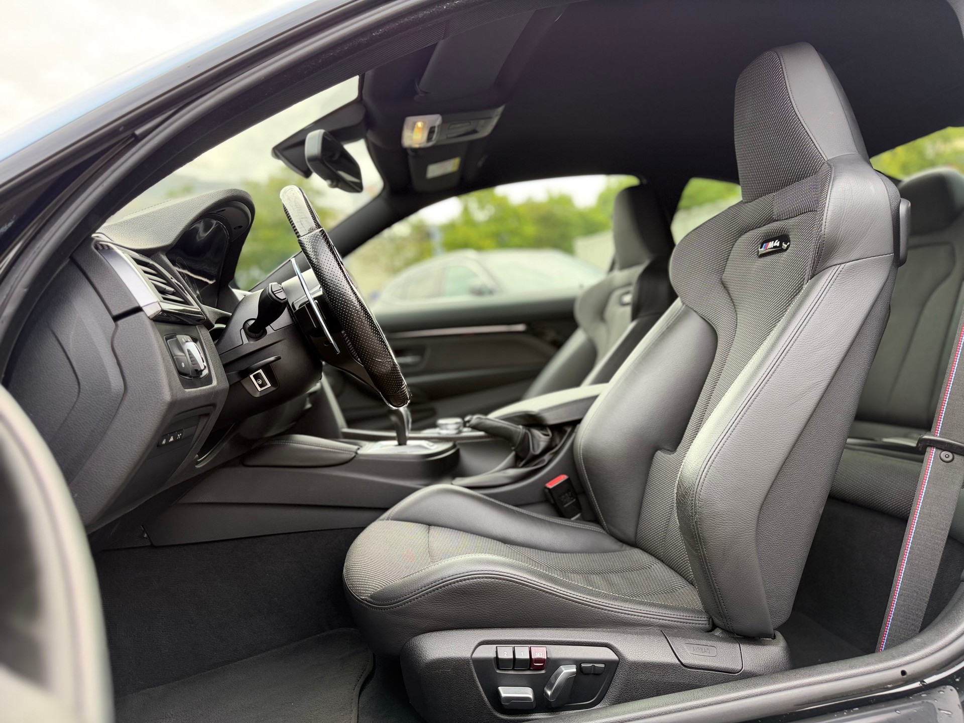BMW M4 Coupé Competition DKG-image-12