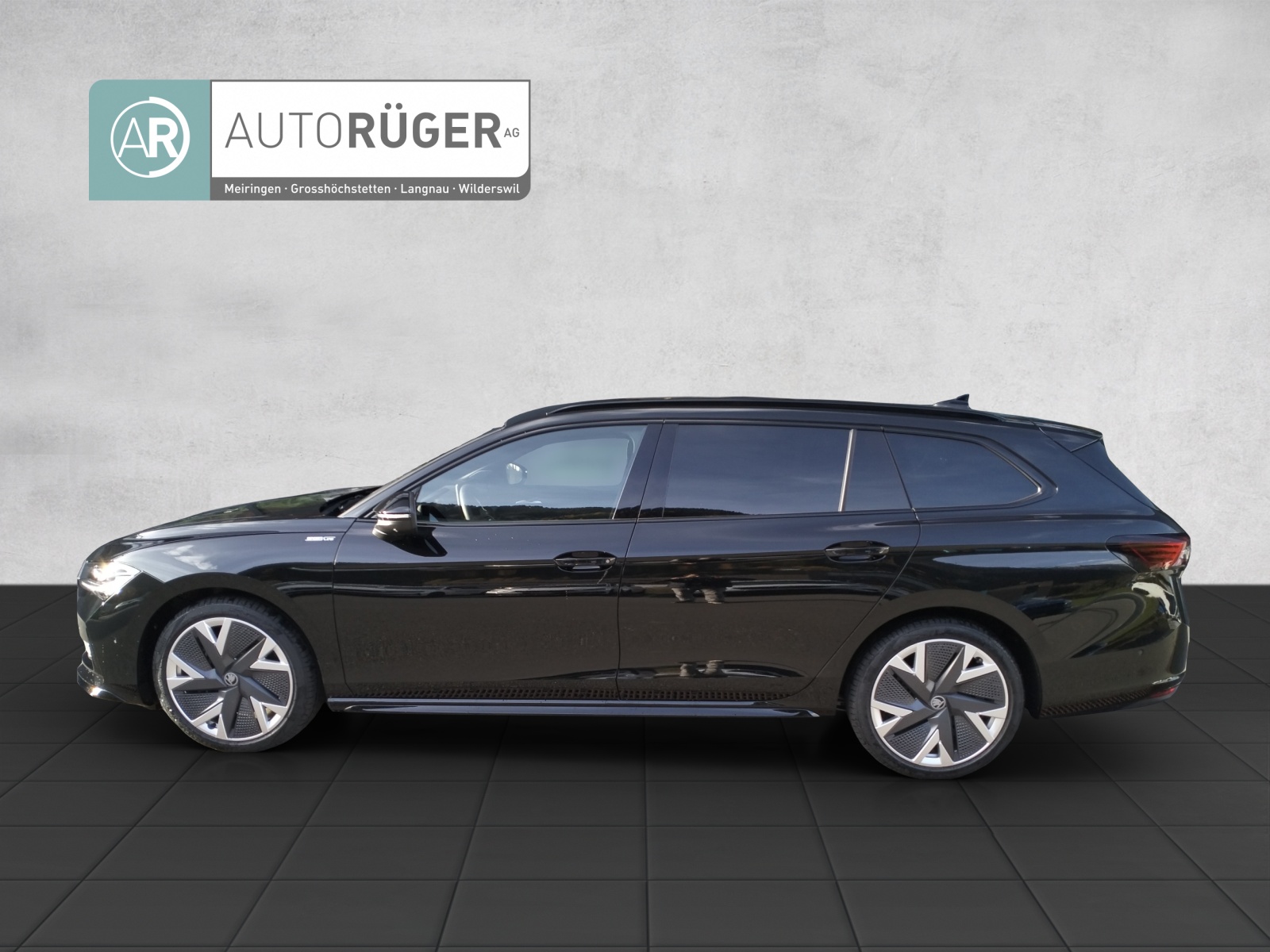 SKODA Superb Combi 2.0 TDi Sportline 4x4 DSG-image-2