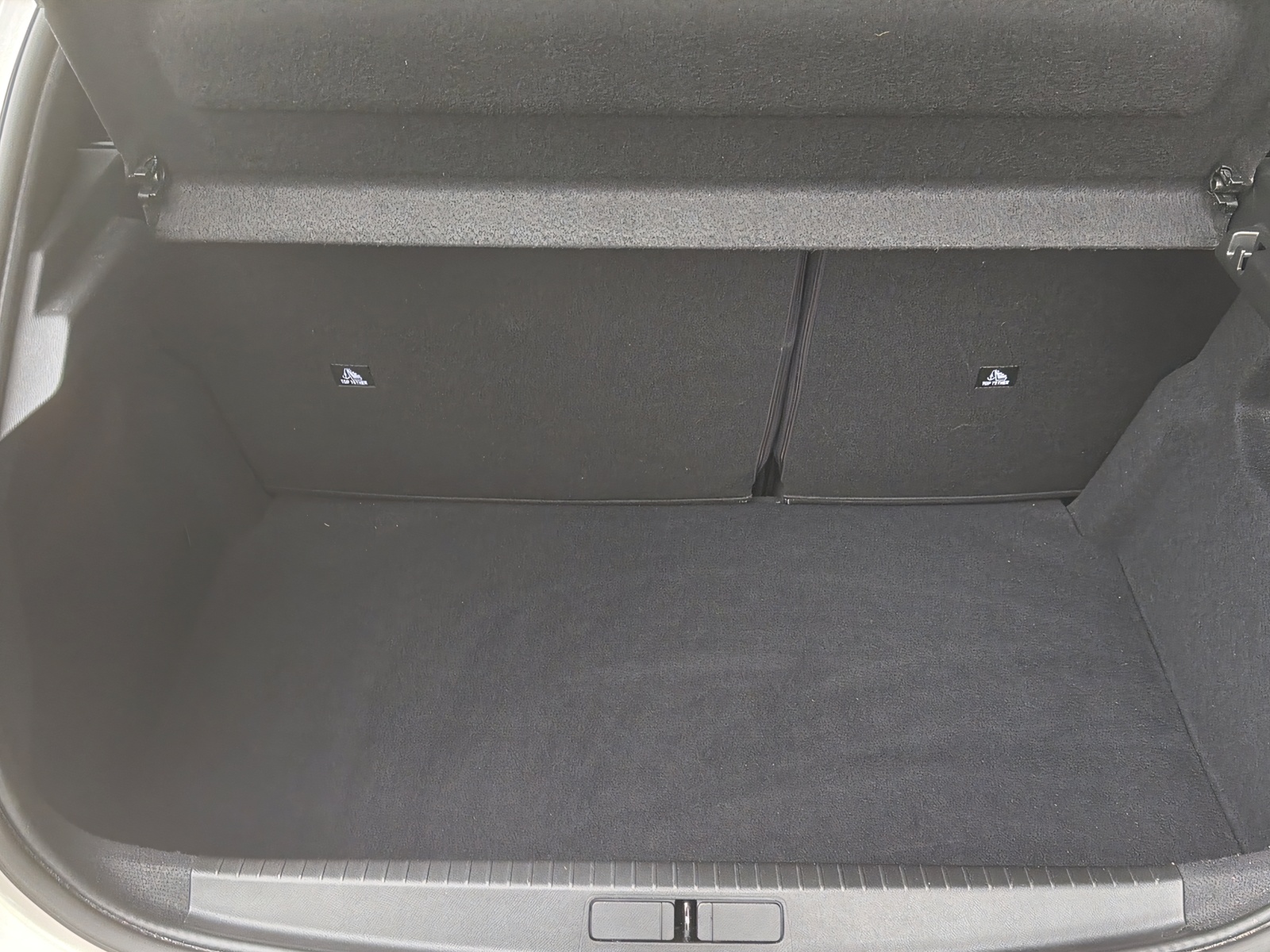 PEUGEOT 208 1.2 PureTech Allure Pack EAT8-image-19