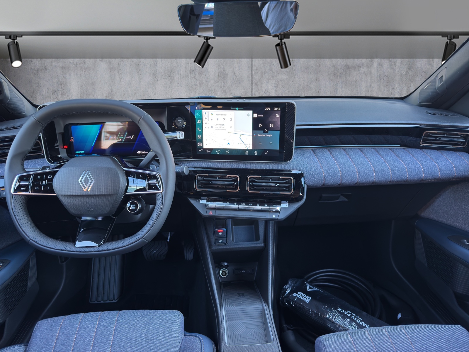 RENAULT R4 E-Tech Comfort Range 52 Plein Sud kWh Techno-image-8