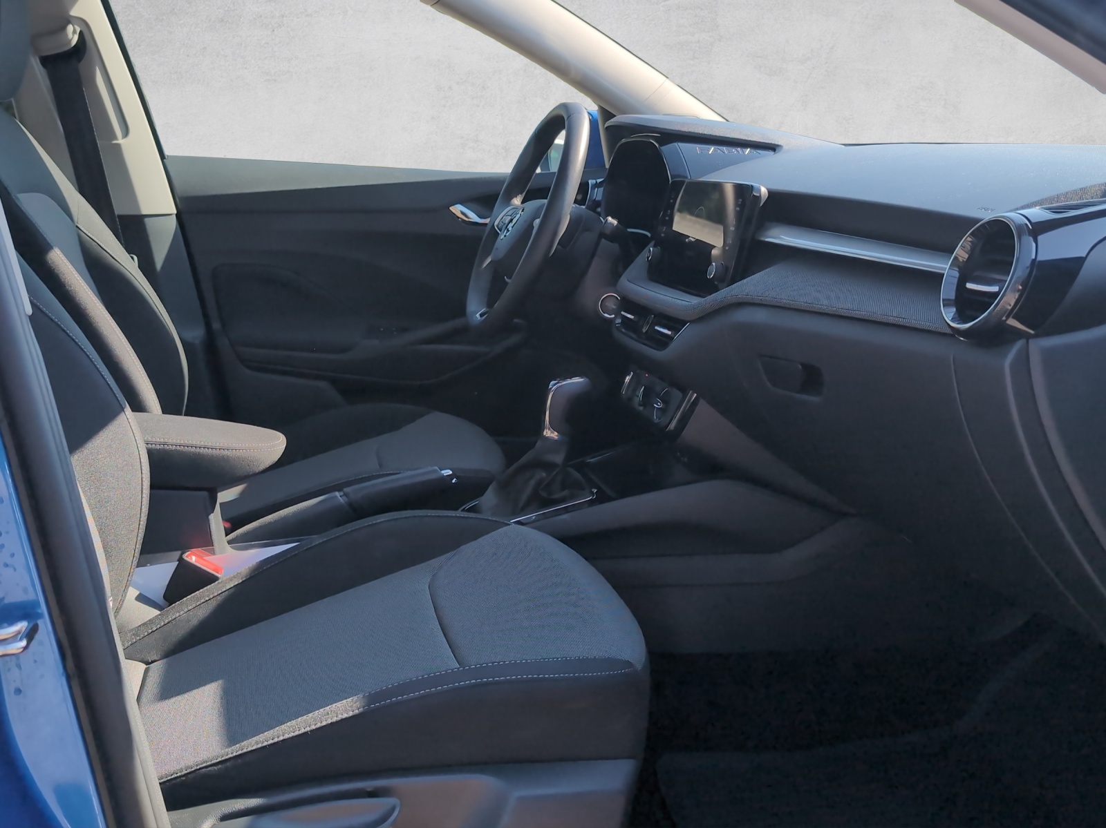 SKODA Fabia 1.0 TSI Selection DSG-image-12