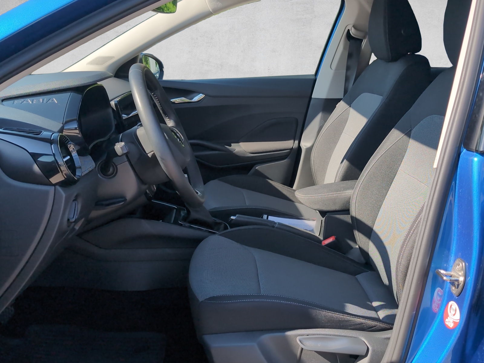 SKODA Fabia 1.0 TSI Selection DSG-image-8