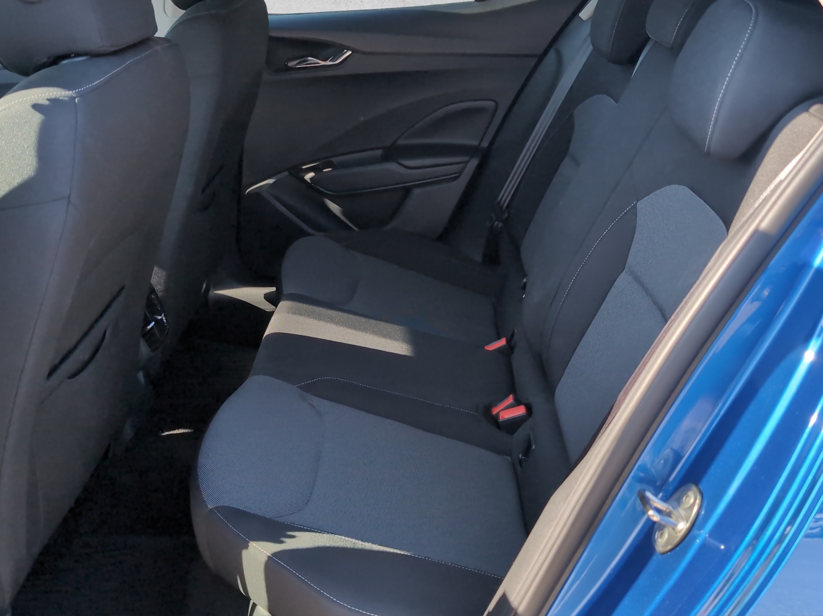 SKODA Fabia 1.0 TSI Selection DSG-image-9