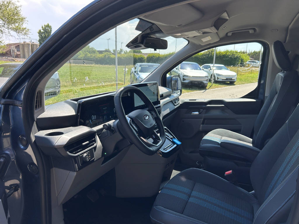FORD Tourneo Custom Bus 320 L1 2.0 EcoBlue 170 Sport-image-7