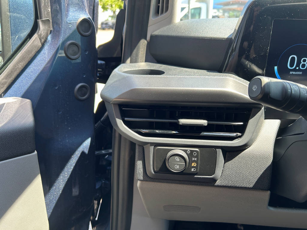 FORD Tourneo Custom Bus 320 L1 2.0 EcoBlue 170 Sport-image-9