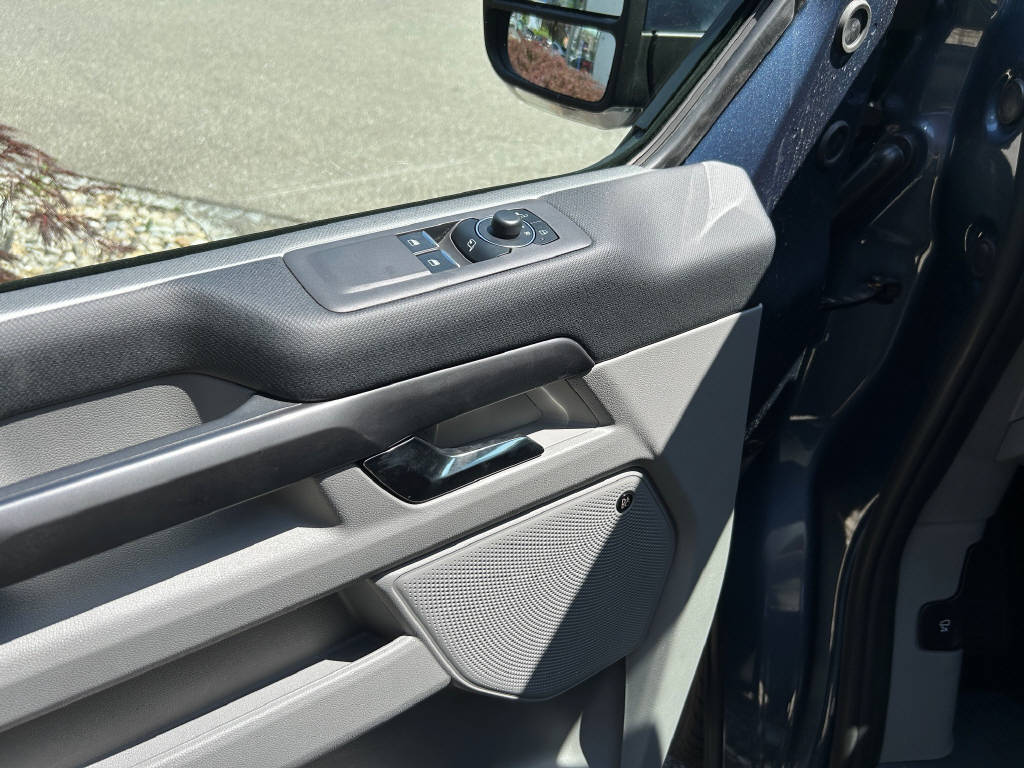 FORD Tourneo Custom Bus 320 L1 2.0 EcoBlue 170 Sport-image-10
