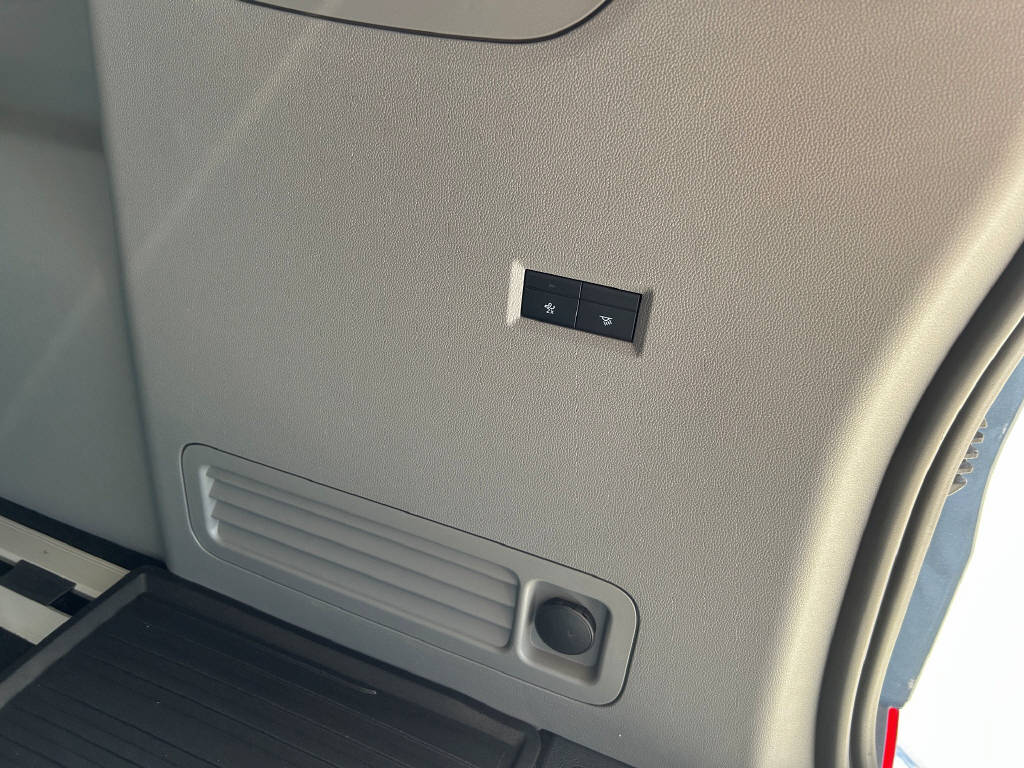 FORD Tourneo Custom Bus 320 L1 2.0 EcoBlue 170 Sport-image-5