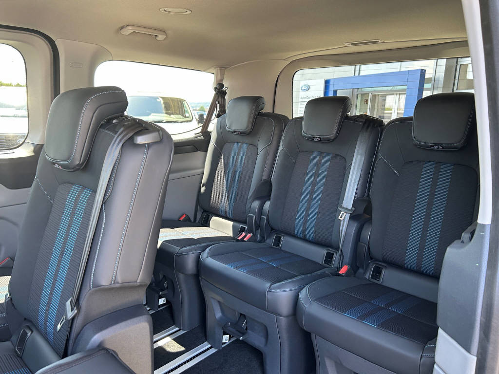 FORD Tourneo Custom Bus 320 L1 2.0 EcoBlue 170 Sport-image-18
