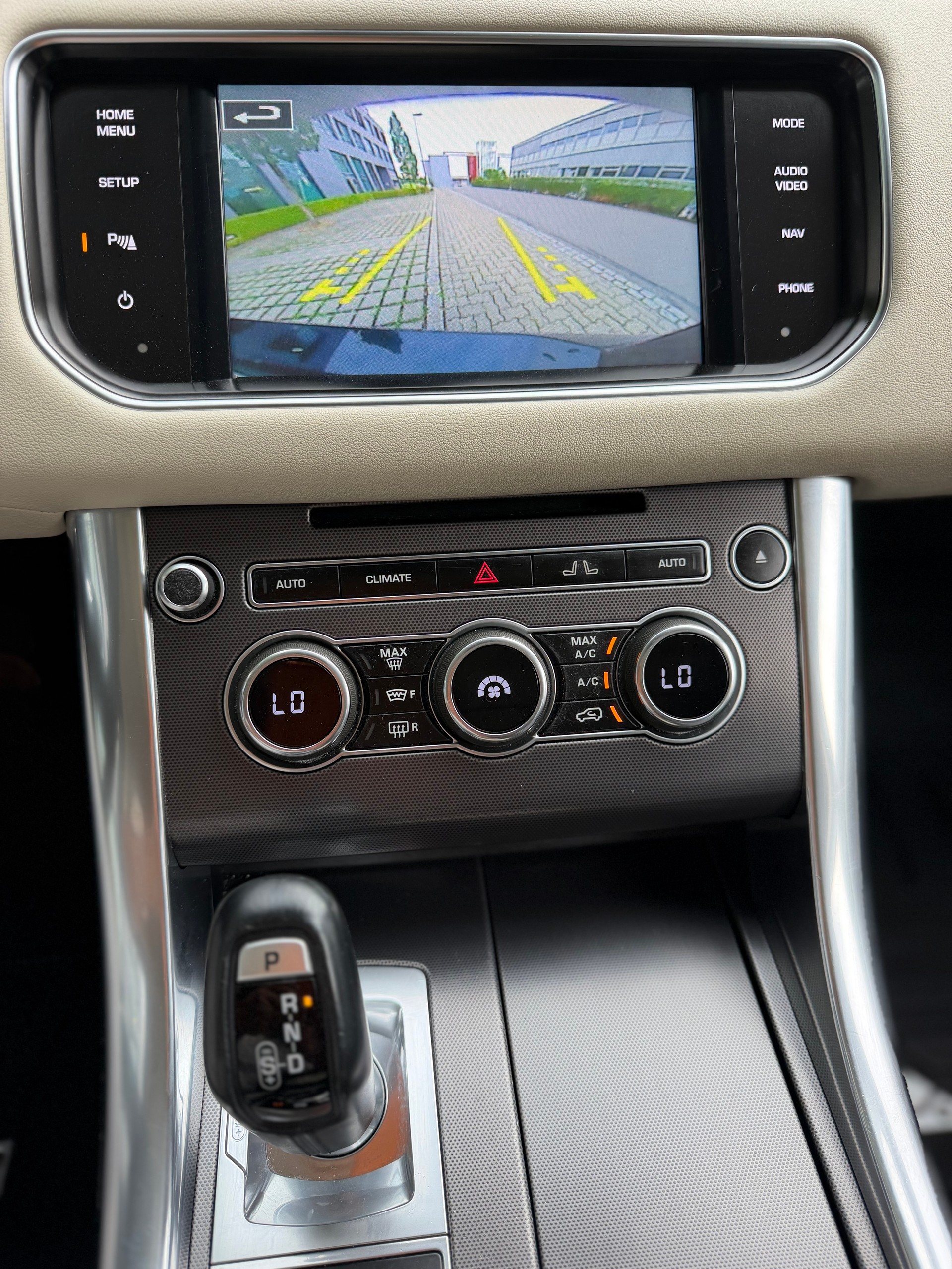 LAND ROVER Range Rover Sport 3.0 SDV6 SE Automatic-image-19