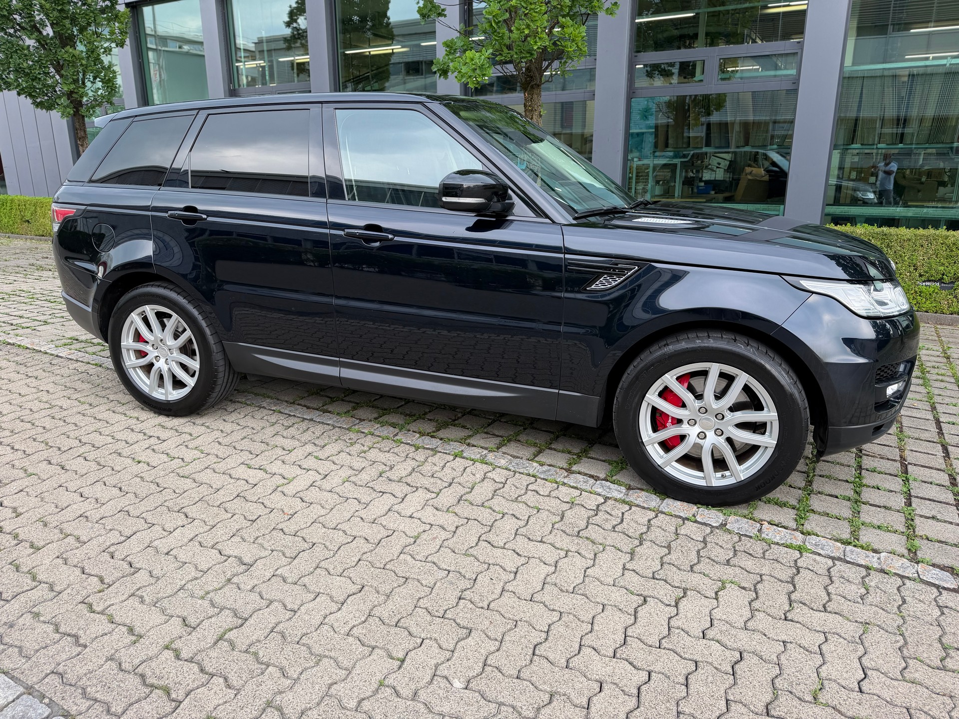 LAND ROVER Range Rover Sport 3.0 SDV6 SE Automatic-image-3