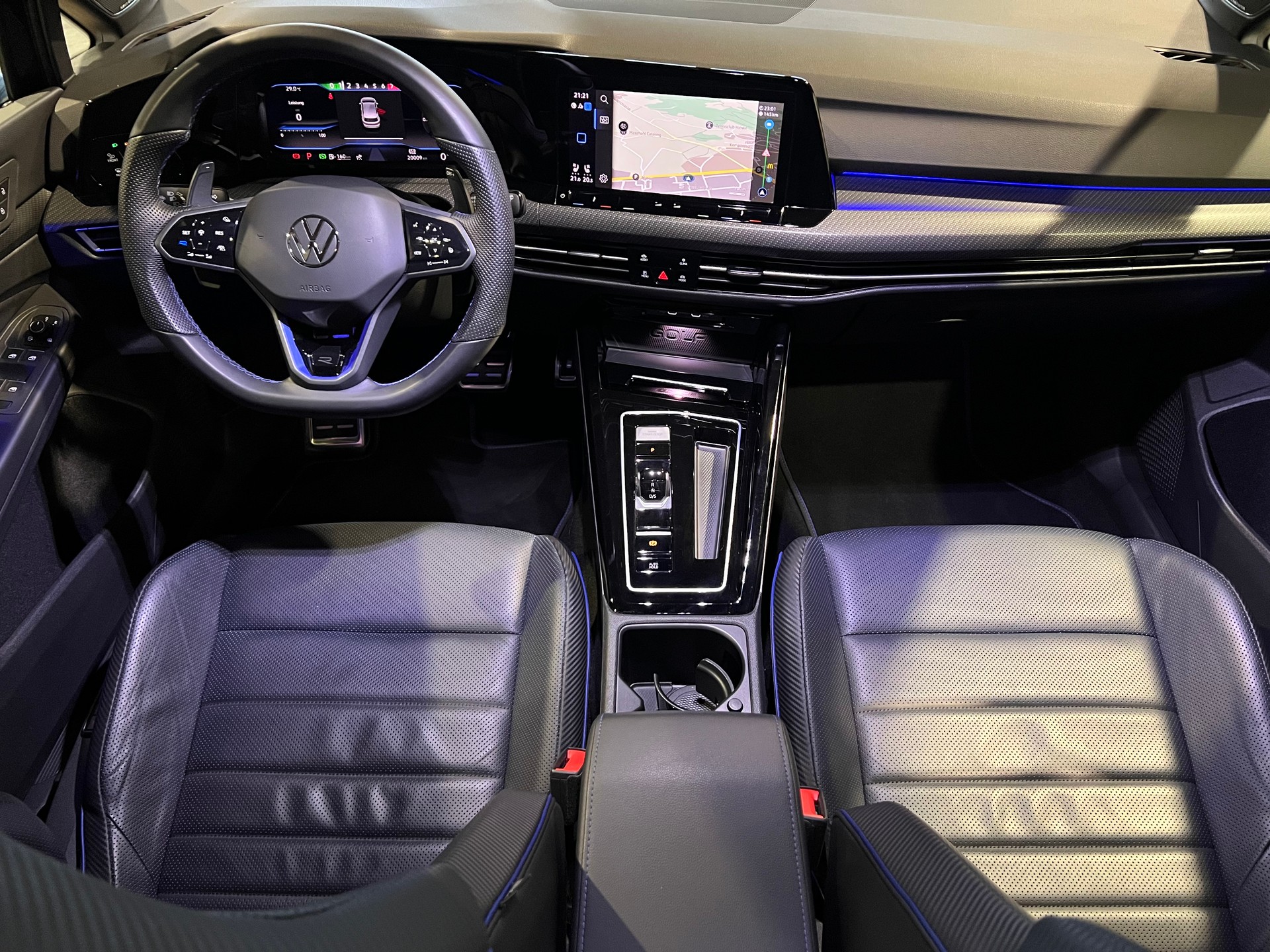 VW Golf 2.0 TSI R DSG 4Motion-image-9