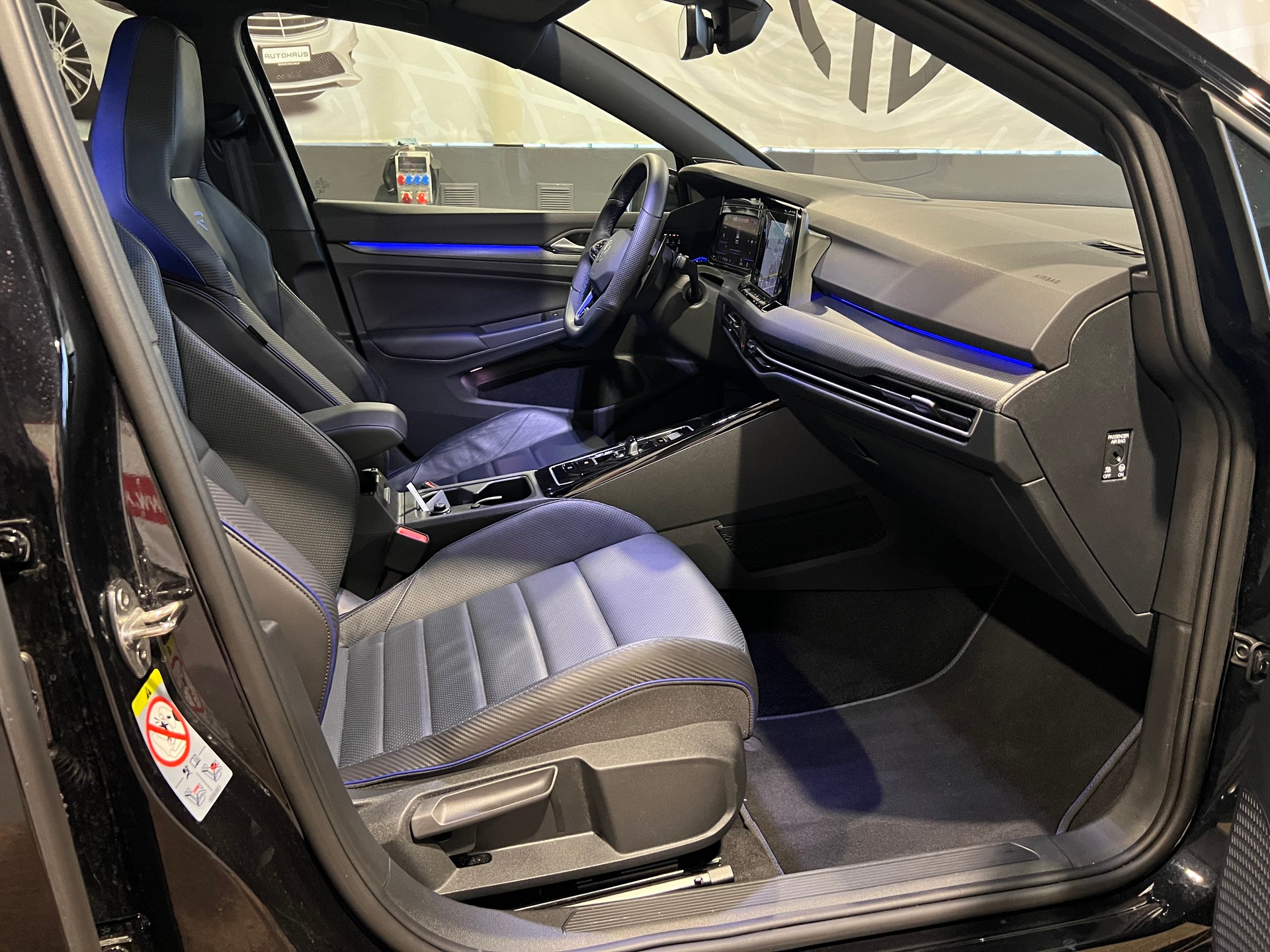 VW Golf 2.0 TSI R DSG 4Motion-image-13