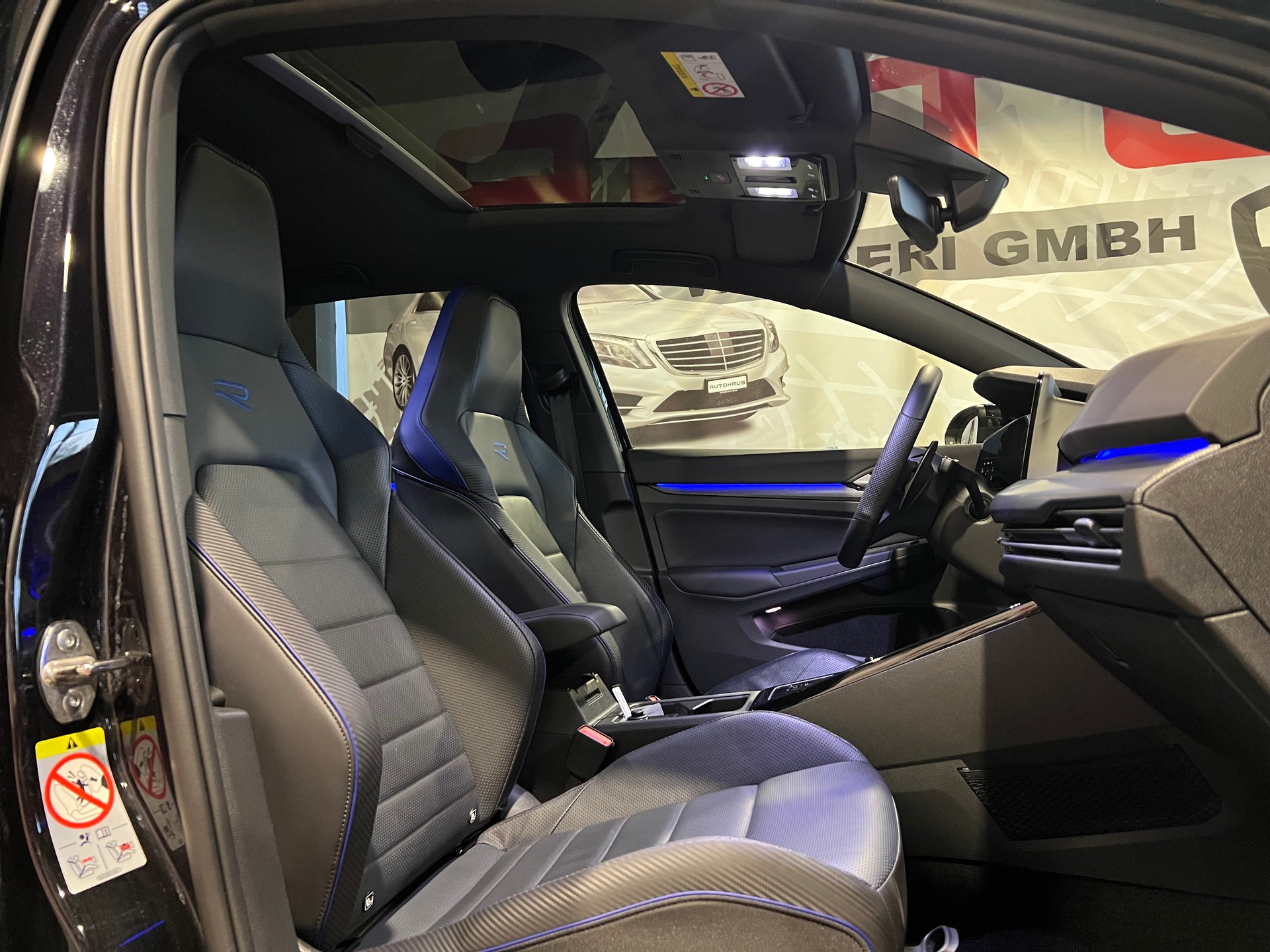 VW Golf 2.0 TSI R DSG 4Motion-image-12