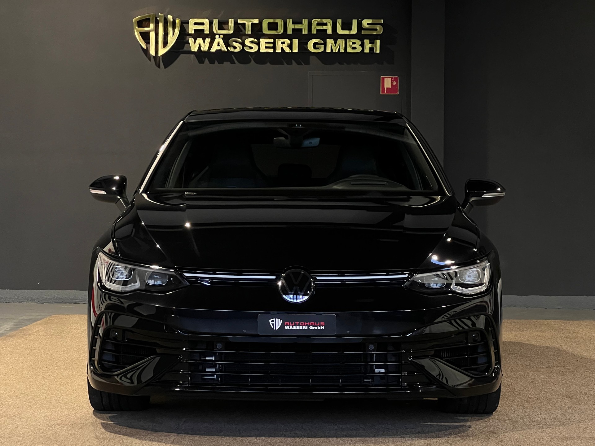VW Golf 2.0 TSI R DSG 4Motion-image-7