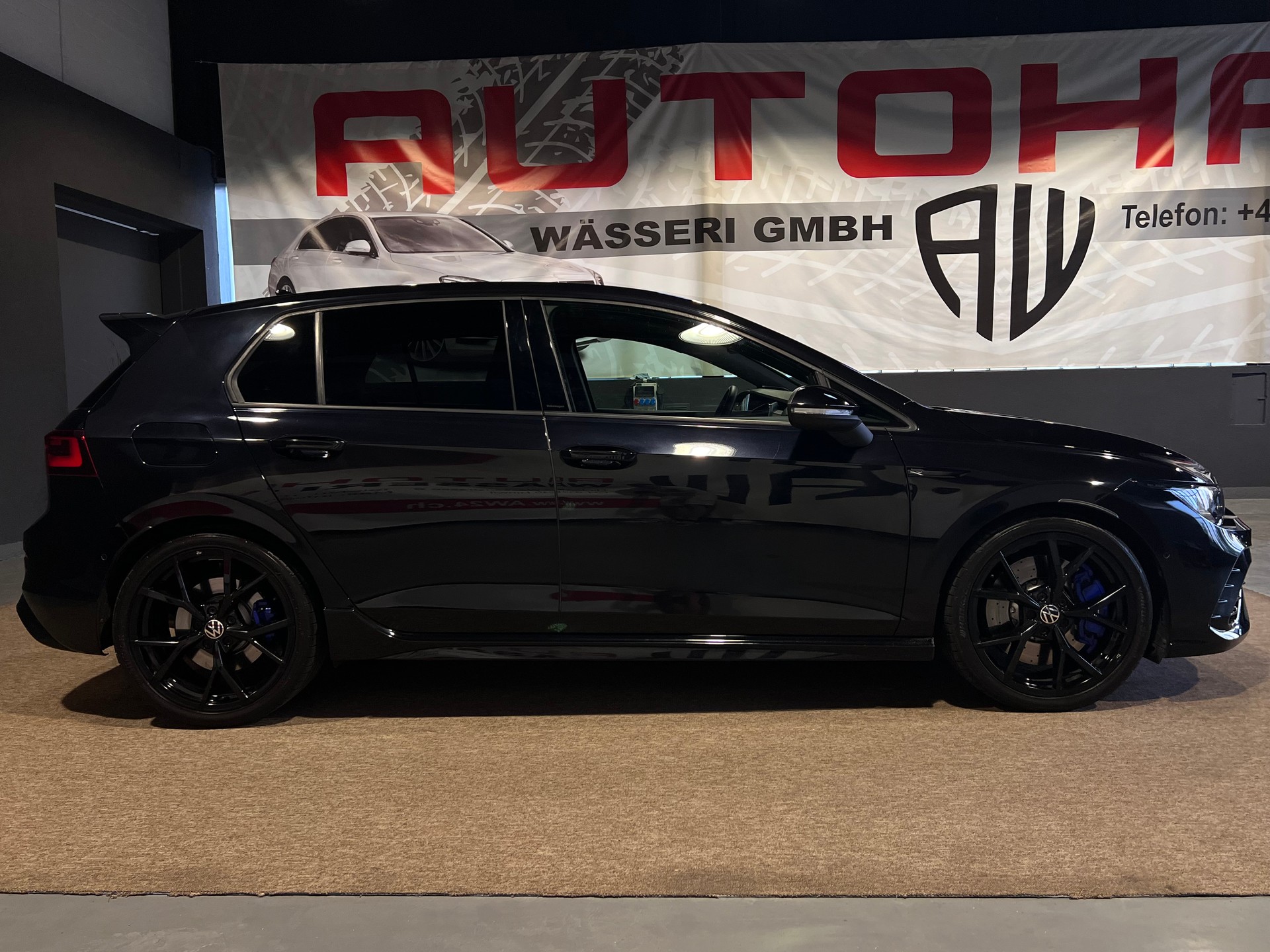 VW Golf 2.0 TSI R DSG 4Motion-image-1