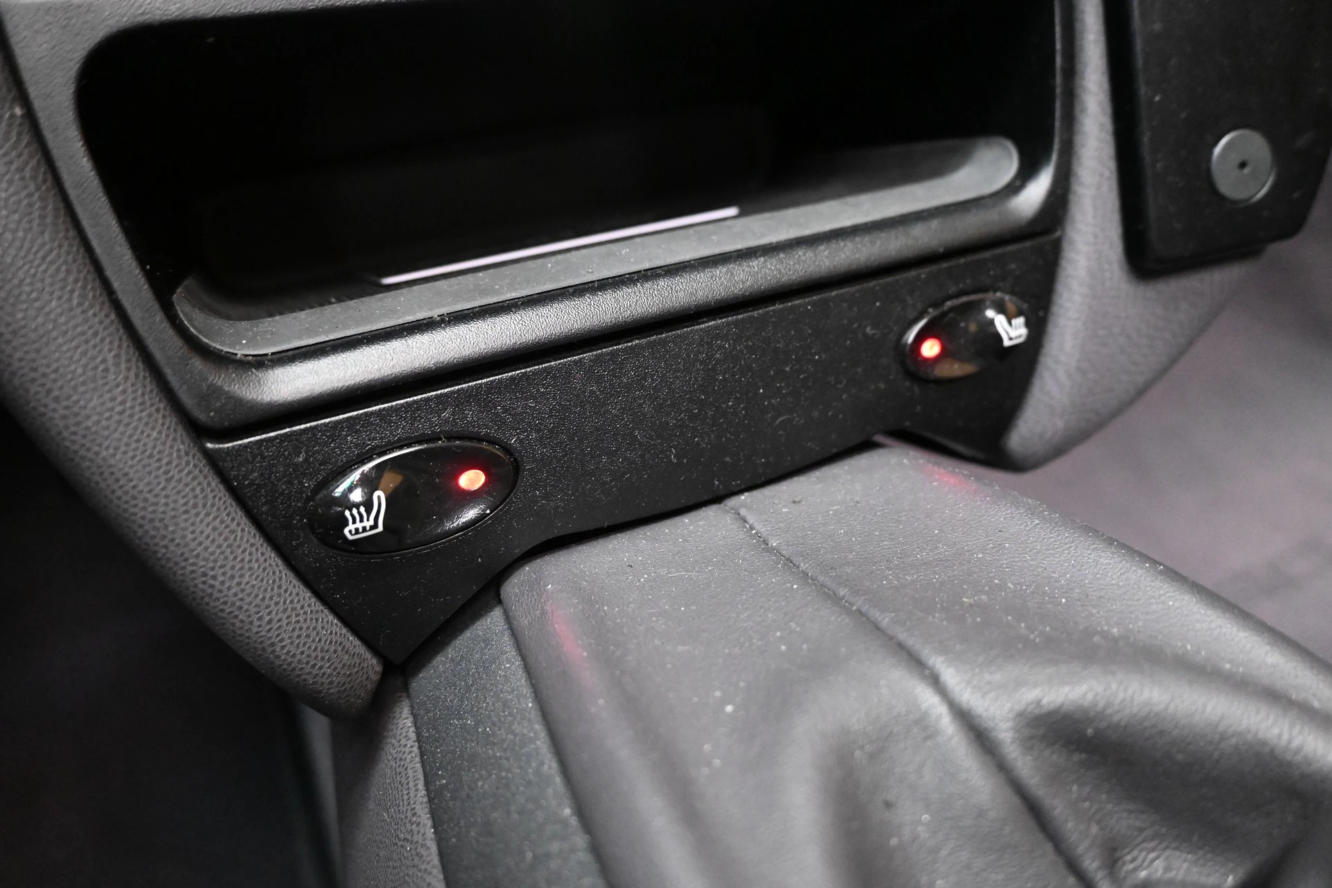 PORSCHE 911 Coupé 3.4 Carrera *** Handschalter mit nur 57'800km ***-image-8
