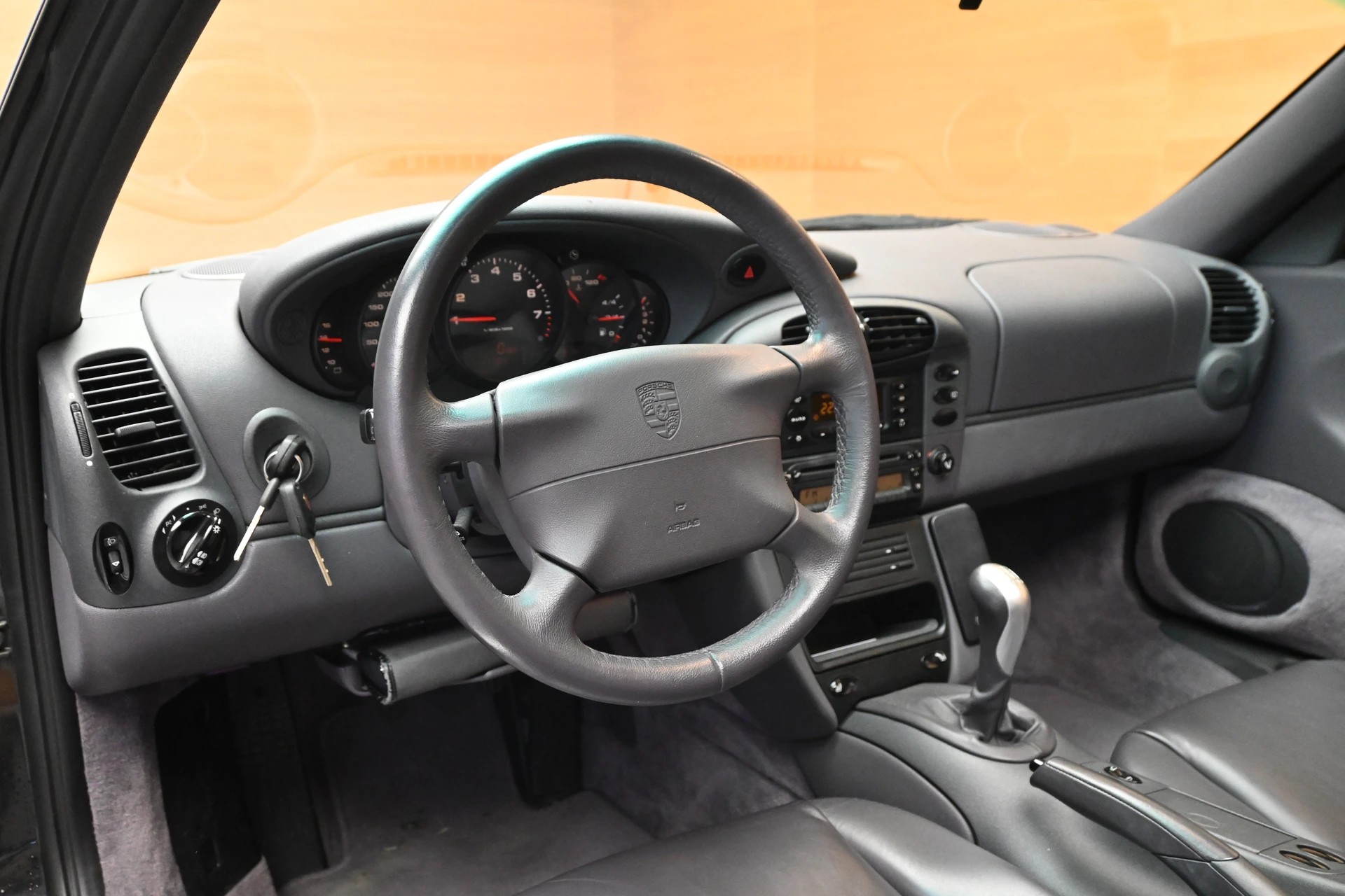 PORSCHE 911 Coupé 3.4 Carrera *** Handschalter mit nur 57'800km ***-image-4